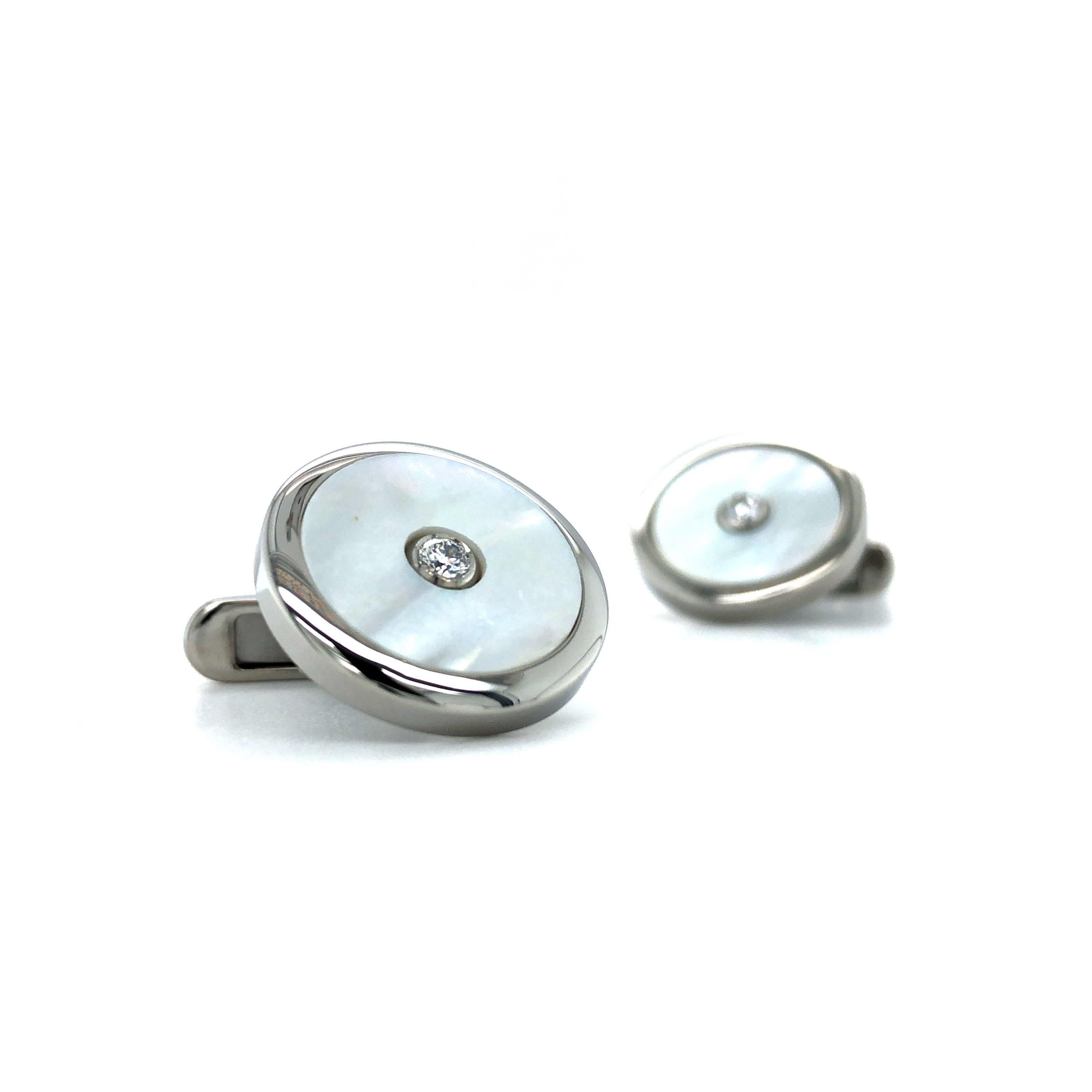 Contemporary Round Cufflinks Stainless Steel White Mother of Pearl Inlay - 2 Diamonds 0.2ct For Sale