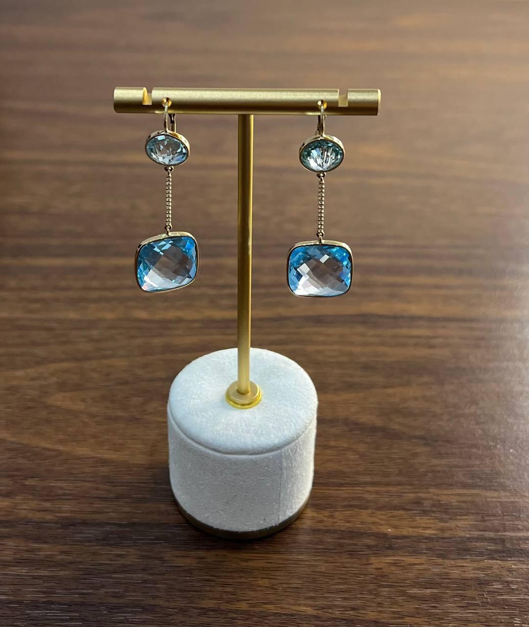 Pendientes de oro de 14 quilates en forma de cojín redondo con diamantes y topacio azul en venta 5