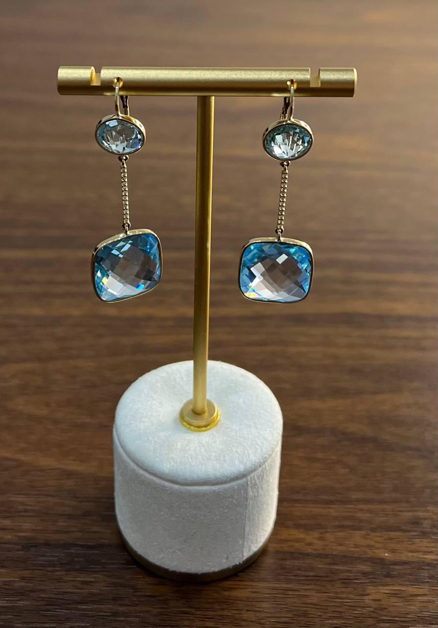 Pendientes de oro de 14 quilates en forma de cojín redondo con diamantes y topacio azul en venta 4