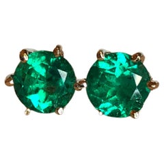 Round Cut 1.05 Carat Fine Colombian Emerald Stud Earrings 18k Yellow Gold