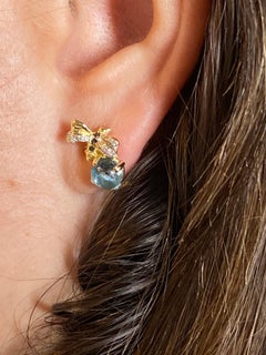 Rossella Ugolini 2.16 Kt Aquamarine 18K Gold Diamonds Bees Stud Earring