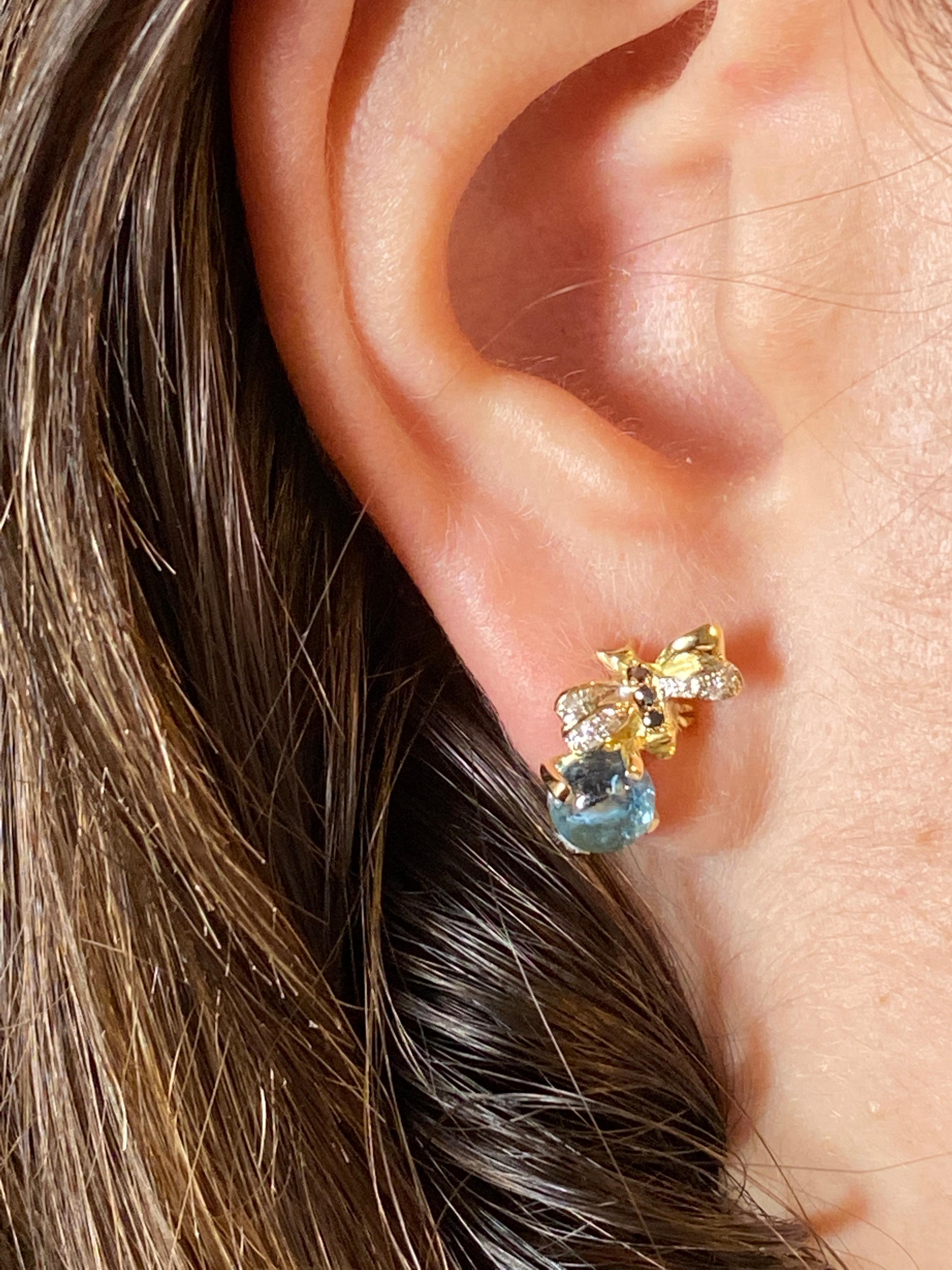 Artisan Rossella Ugolini 2.16 Kt Aquamarine 18K Gold Diamonds Bees Stud Earring For Sale