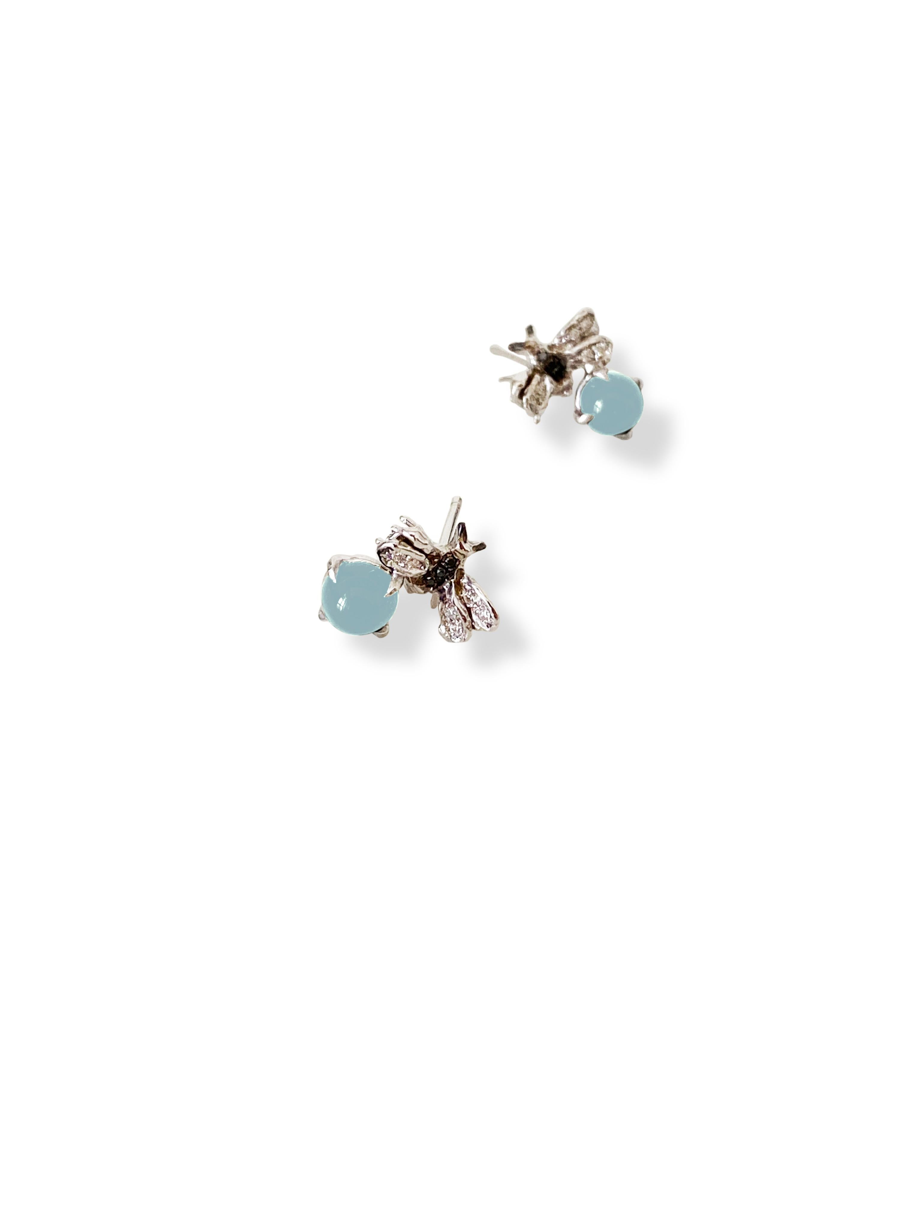 Artisan 2, 16 Carat Aquamarine 18K White Gold 0.16 Karat Diamonds Bees Stud Earrings For Sale
