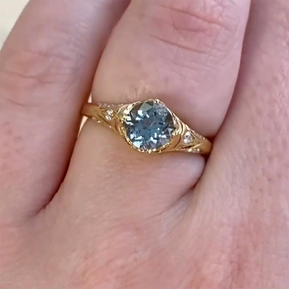 Art déco Bague de fiançailles en or jaune 18 carats avec aigue-marine taille ronde (environ 0,90 carat) en vente