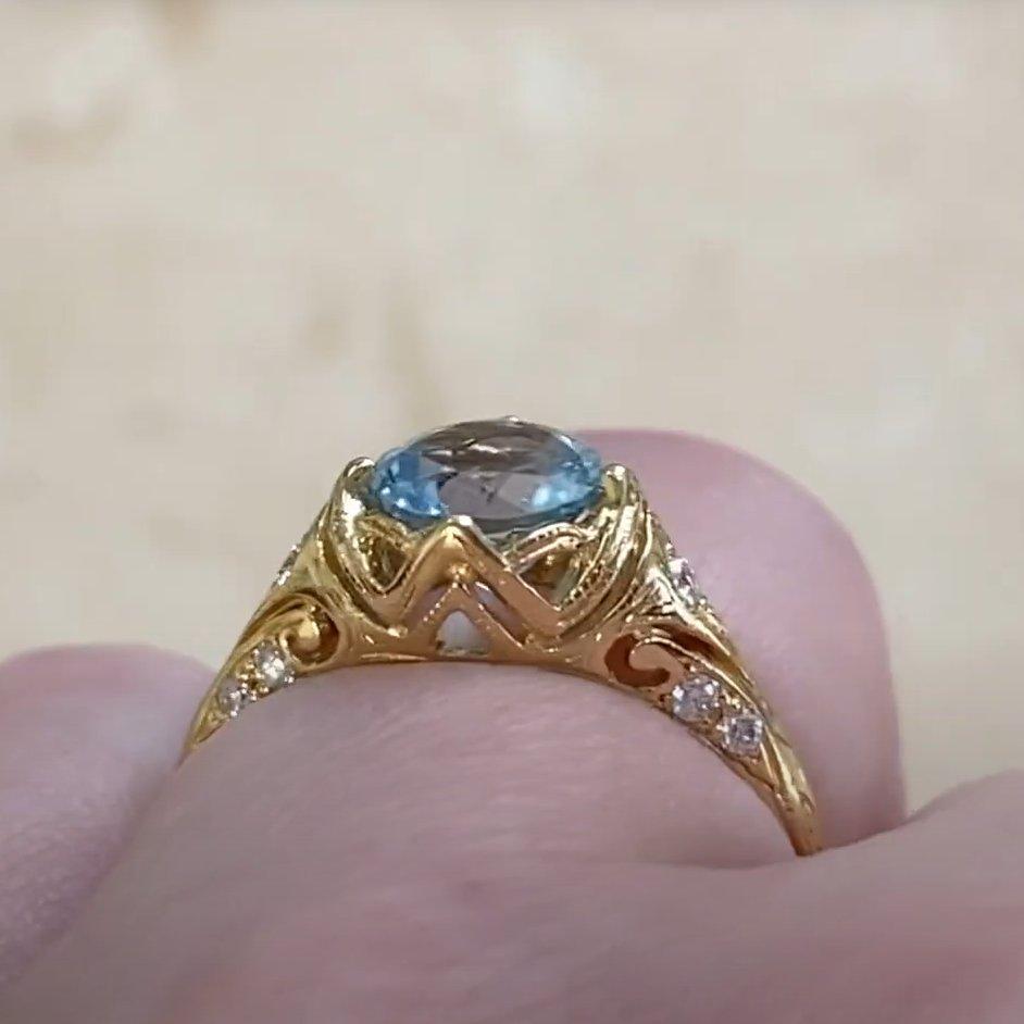 Anillo de compromiso de aguamarina de corte redondo (aprox. 0,90 quilates), oro amarillo de 18k en Excelente estado para la venta en New York, NY