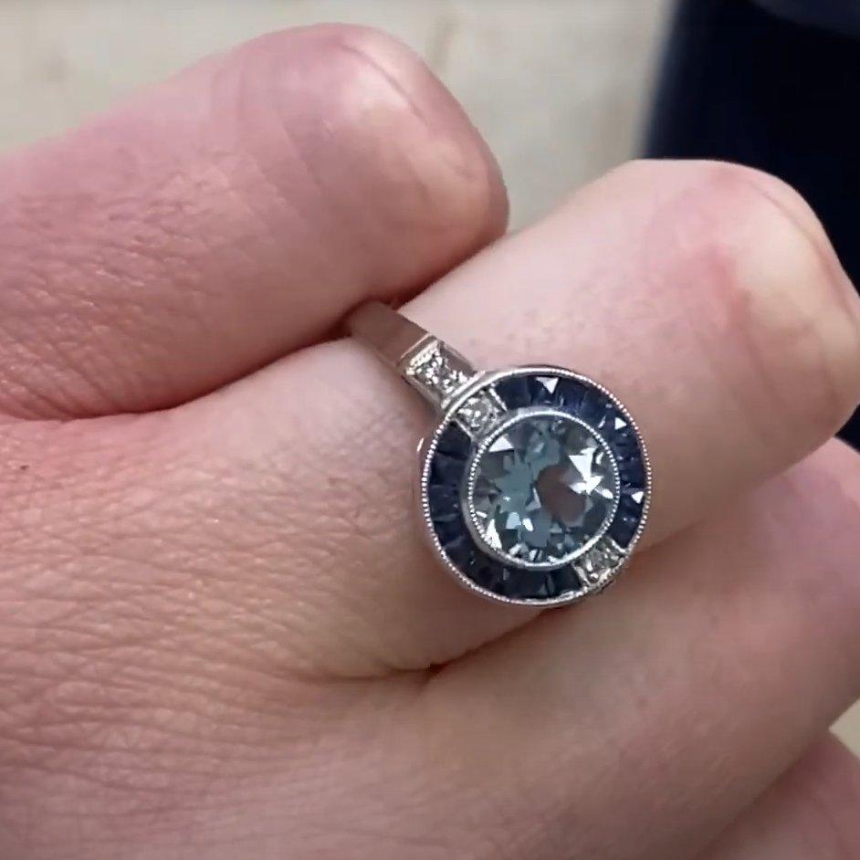 Taille ronde Bague de fiançailles aigue-marine taille ronde (environ 1 carat), halo, platine en vente