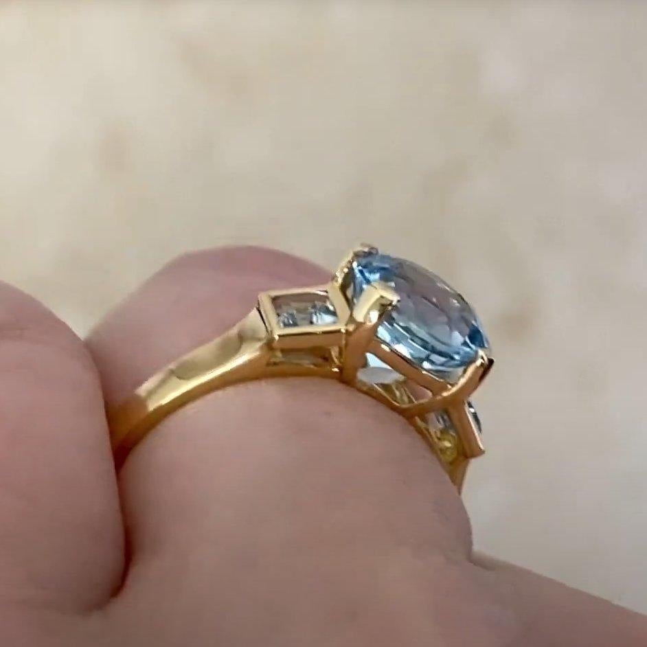 Verlobungsring aus 18 Karat Gelbgold mit Aquamarin im Rundschliff ( ca. 1,9 Karat), Verlobungsring im Zustand „Hervorragend“ im Angebot in New York, NY