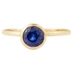 Bague solitaire en or jaune 14k avec saphir bleu taillé à l'emporte-pièce Cadeau pour elle