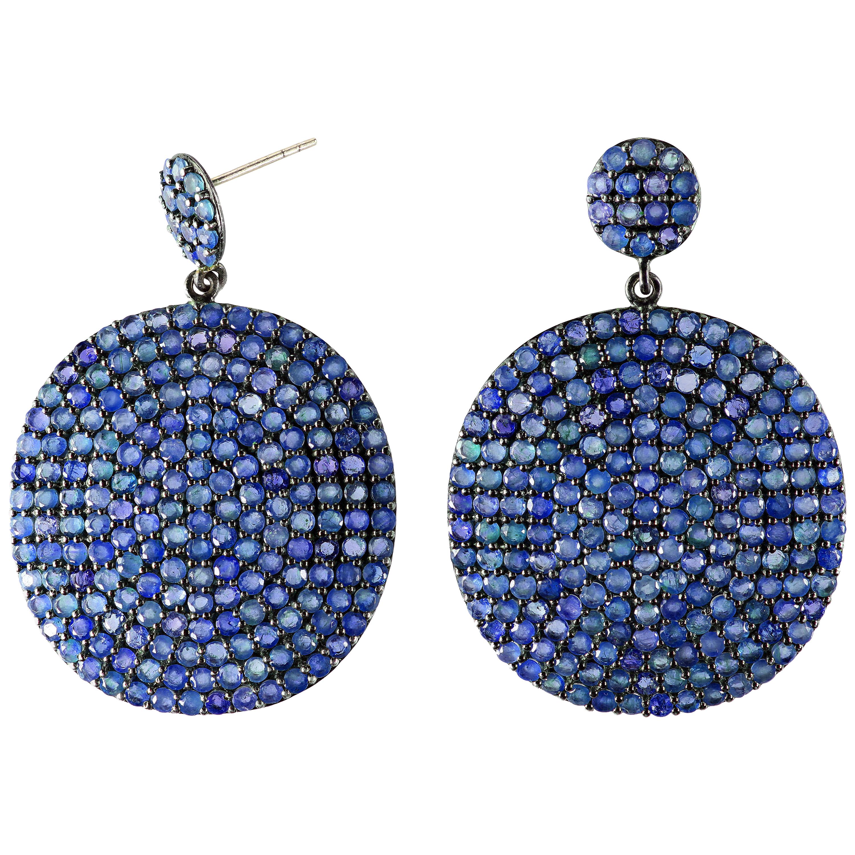 Round Cut Blue Sapphire Dangle Earrings 18 Karat White Gold For Sale