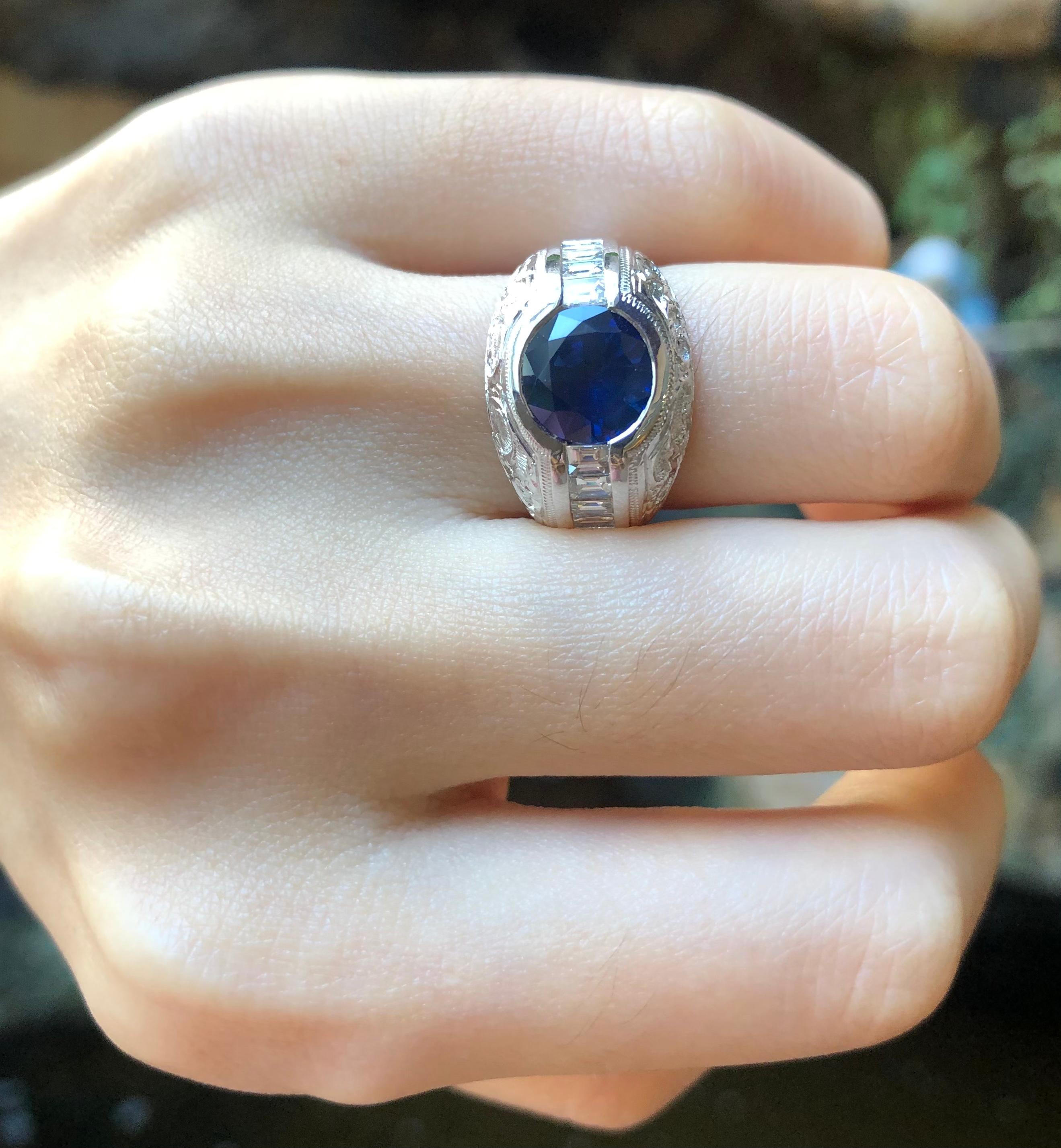 Round Cut Blue Sapphire, Diamond with Engraving Ring Set in Platinum 950 In New Condition For Sale In Bangkok, TH