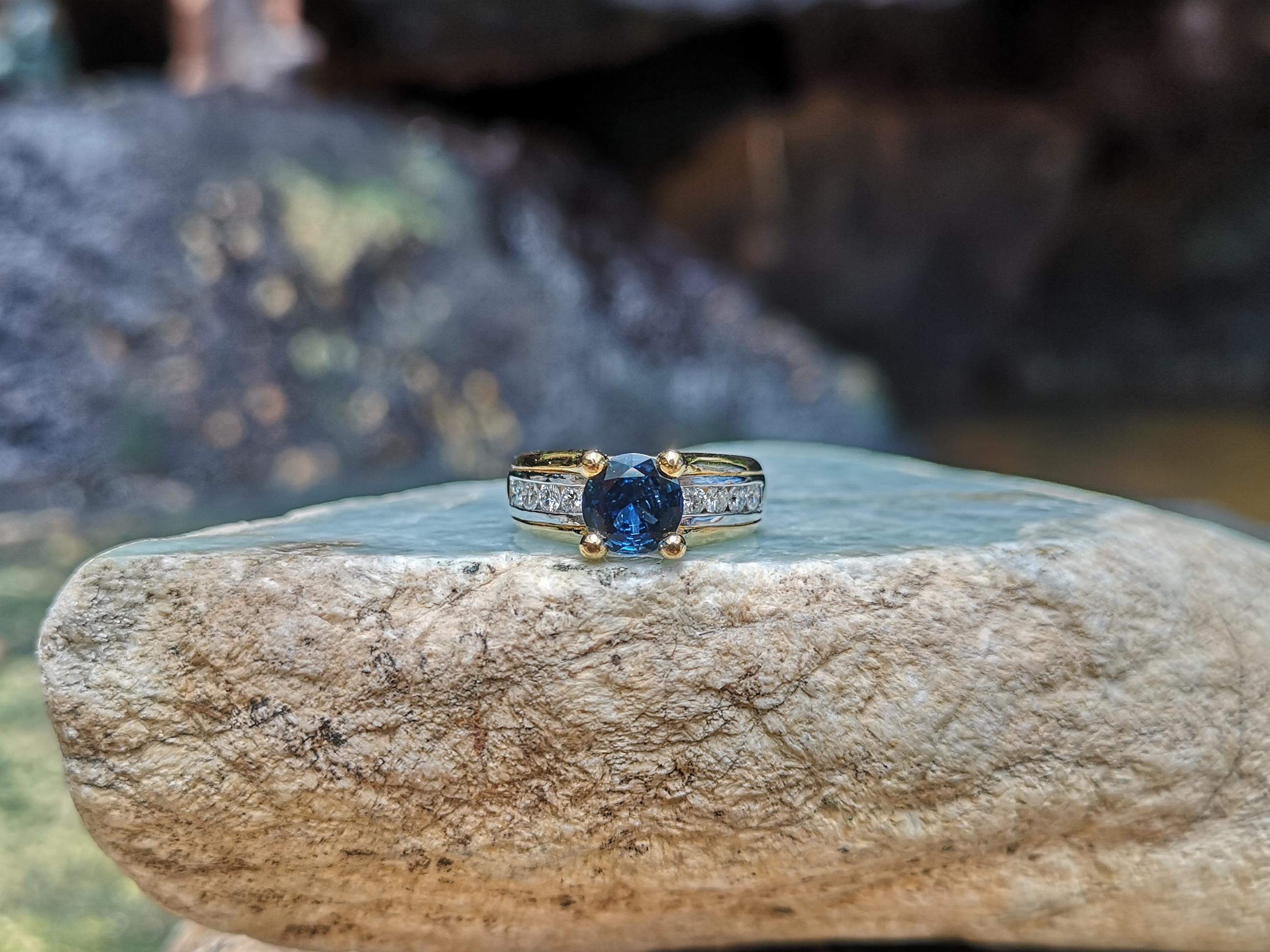 Women's Round Cut Blue Sapphire with Diamond Ring Set in 18 Karat Gold Settings For Sale
