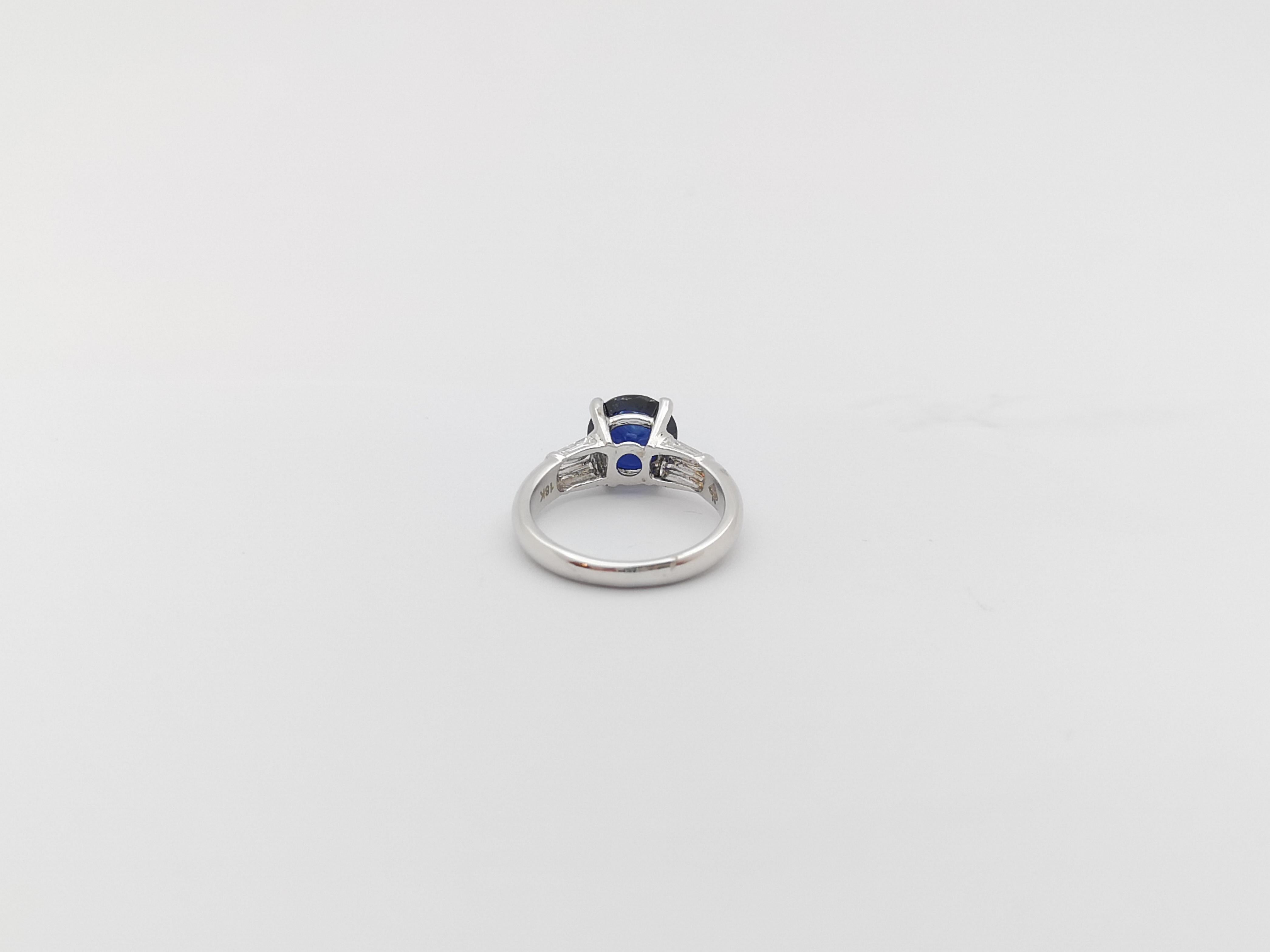 Round Cut Blue Sapphire with Diamond Ring Set in 18 Karat White Gold Settings For Sale 6