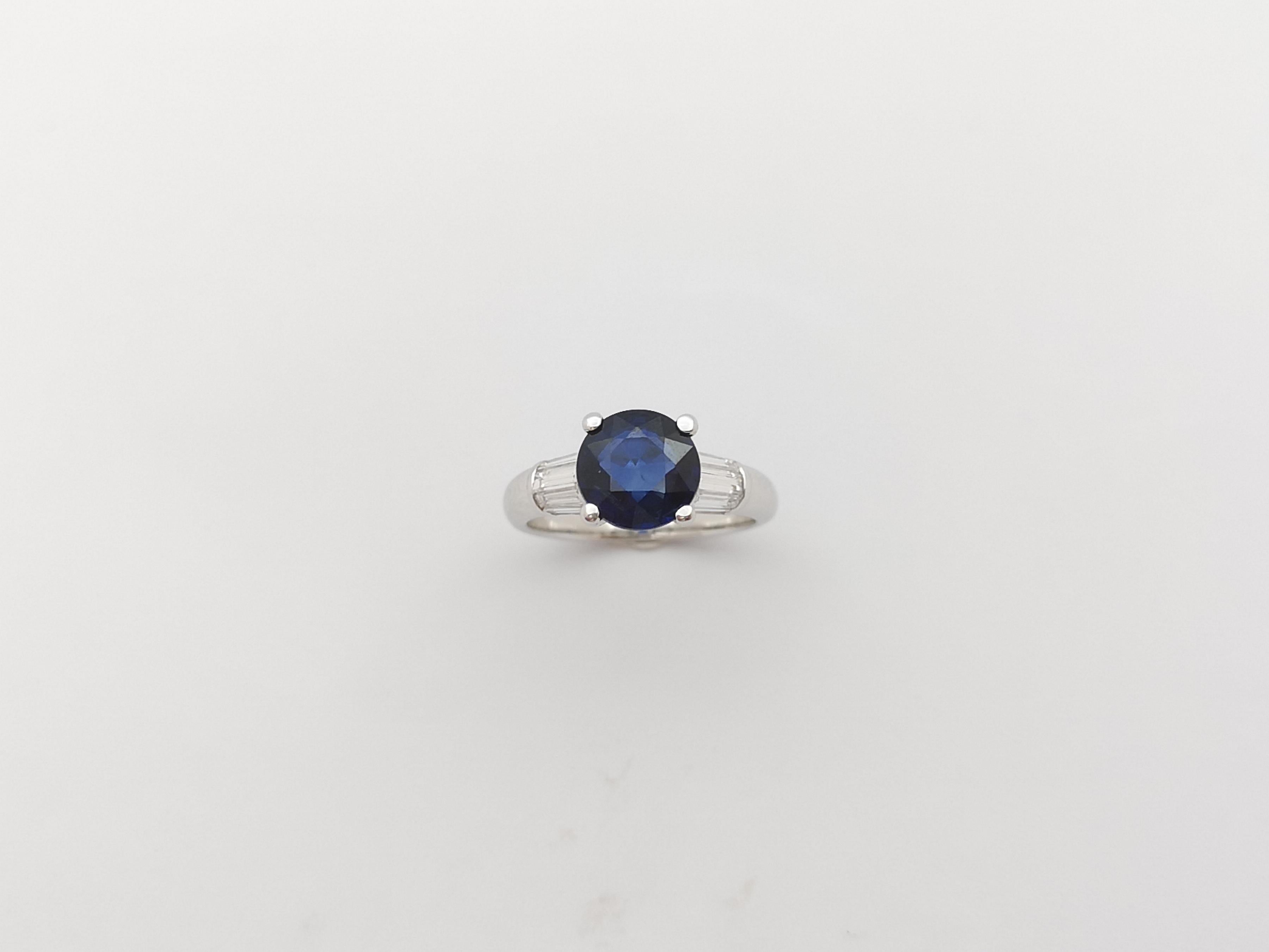 Round Cut Blue Sapphire with Diamond Ring Set in 18 Karat White Gold Settings For Sale 8