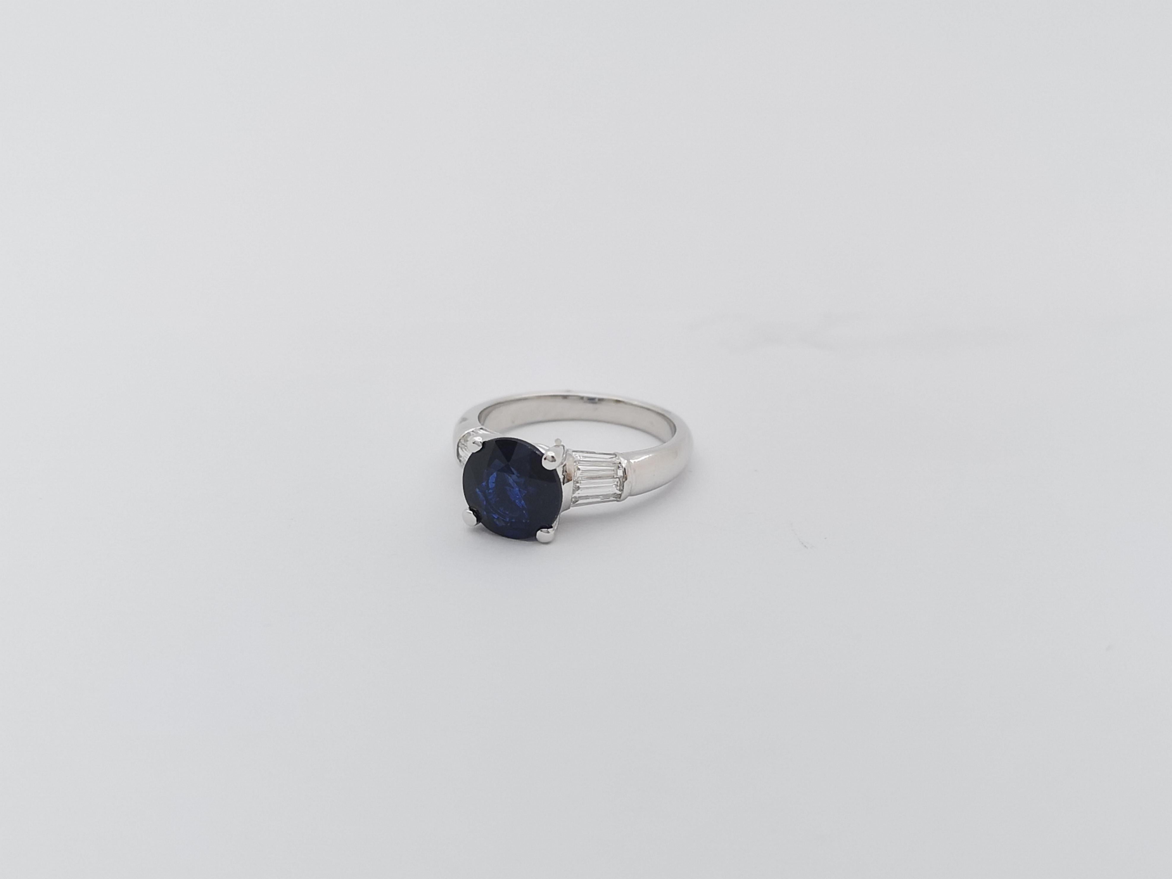 Round Cut Blue Sapphire with Diamond Ring Set in 18 Karat White Gold Settings For Sale 4