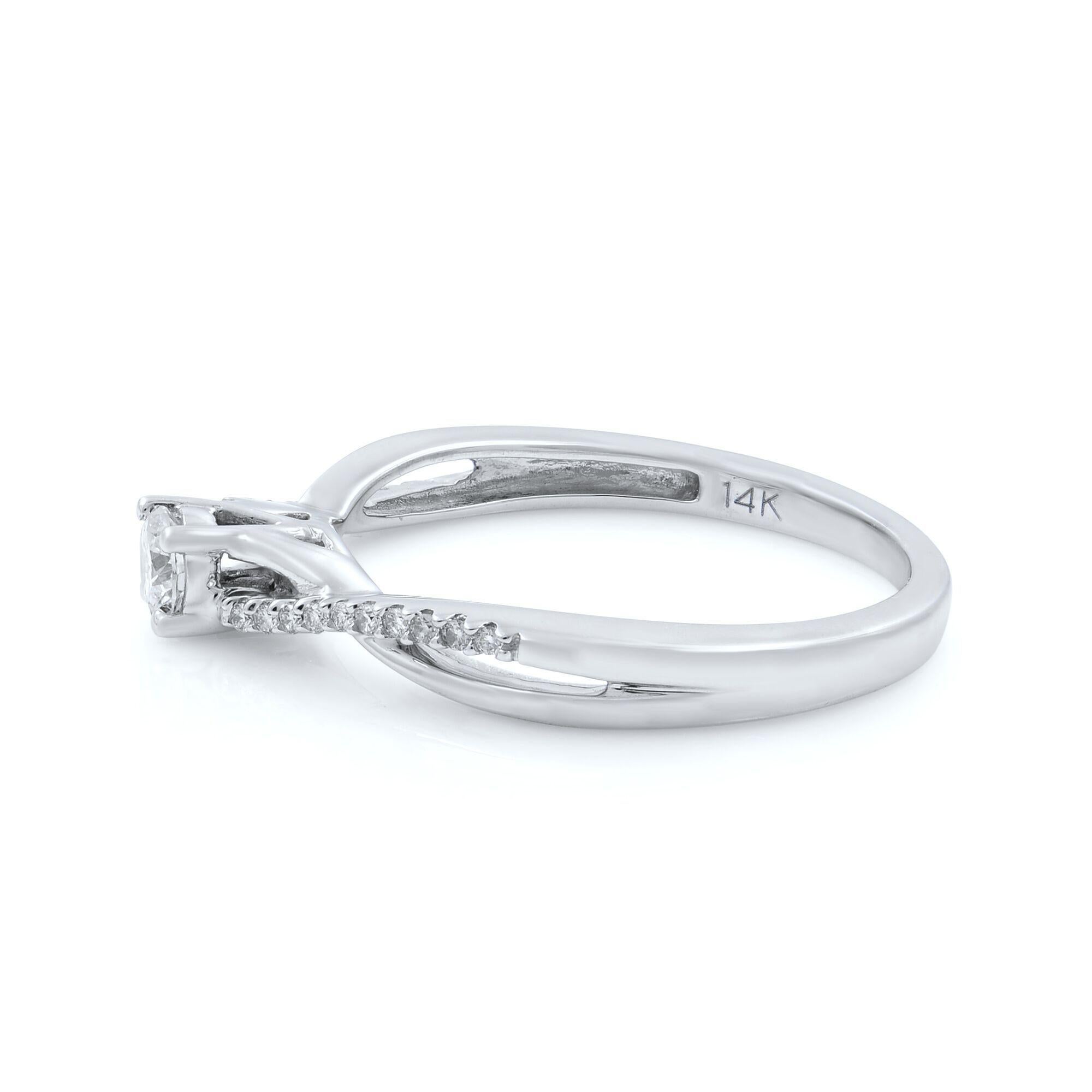 Taglio rotondo Anello di fidanzamento da donna con diamanti a taglio rotondo in oro bianco 14K 0.25Cttw in vendita