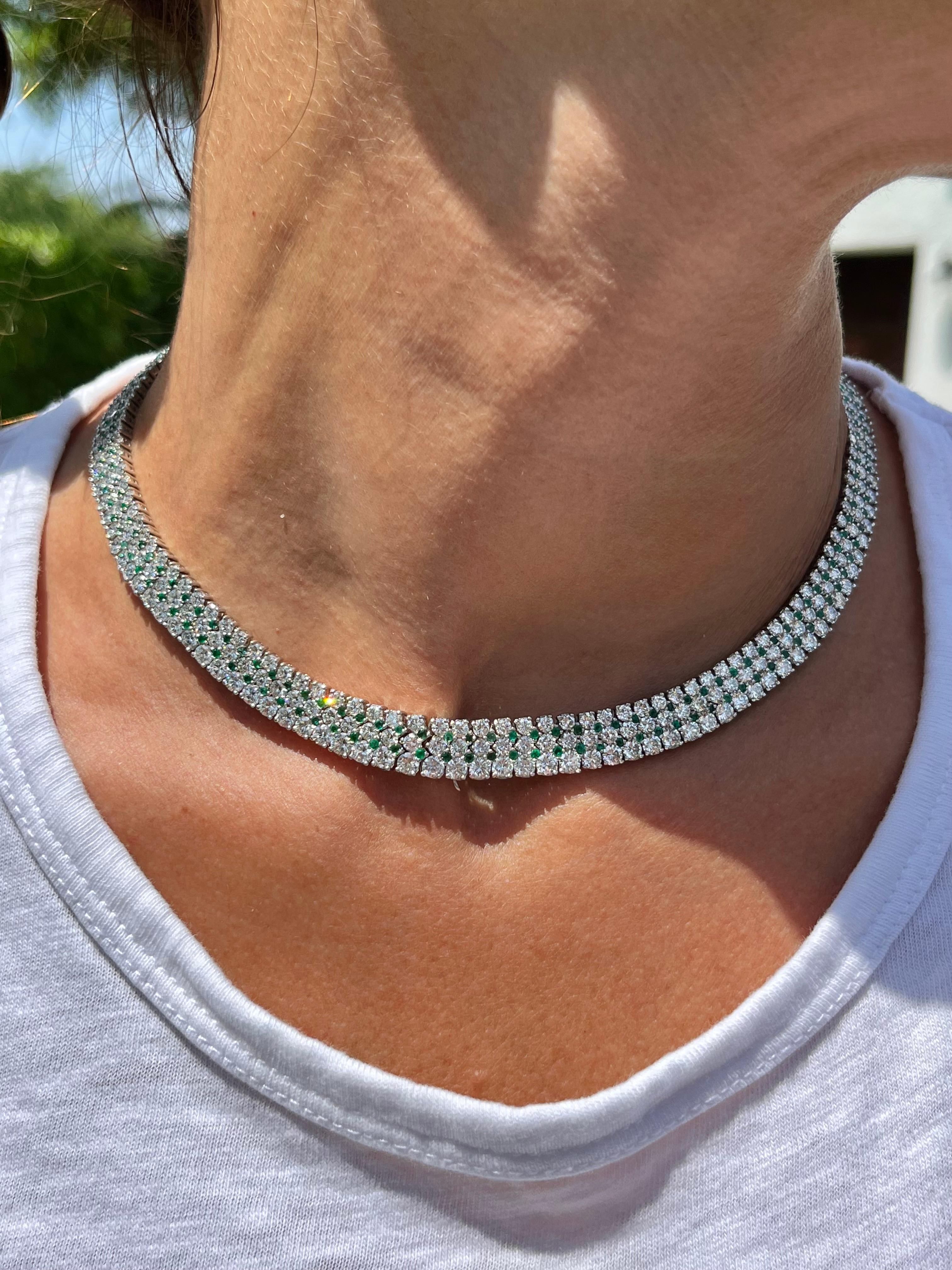 Round Cut Diamond and Emerald Flexible Choker in 18k white gold  For Sale 4