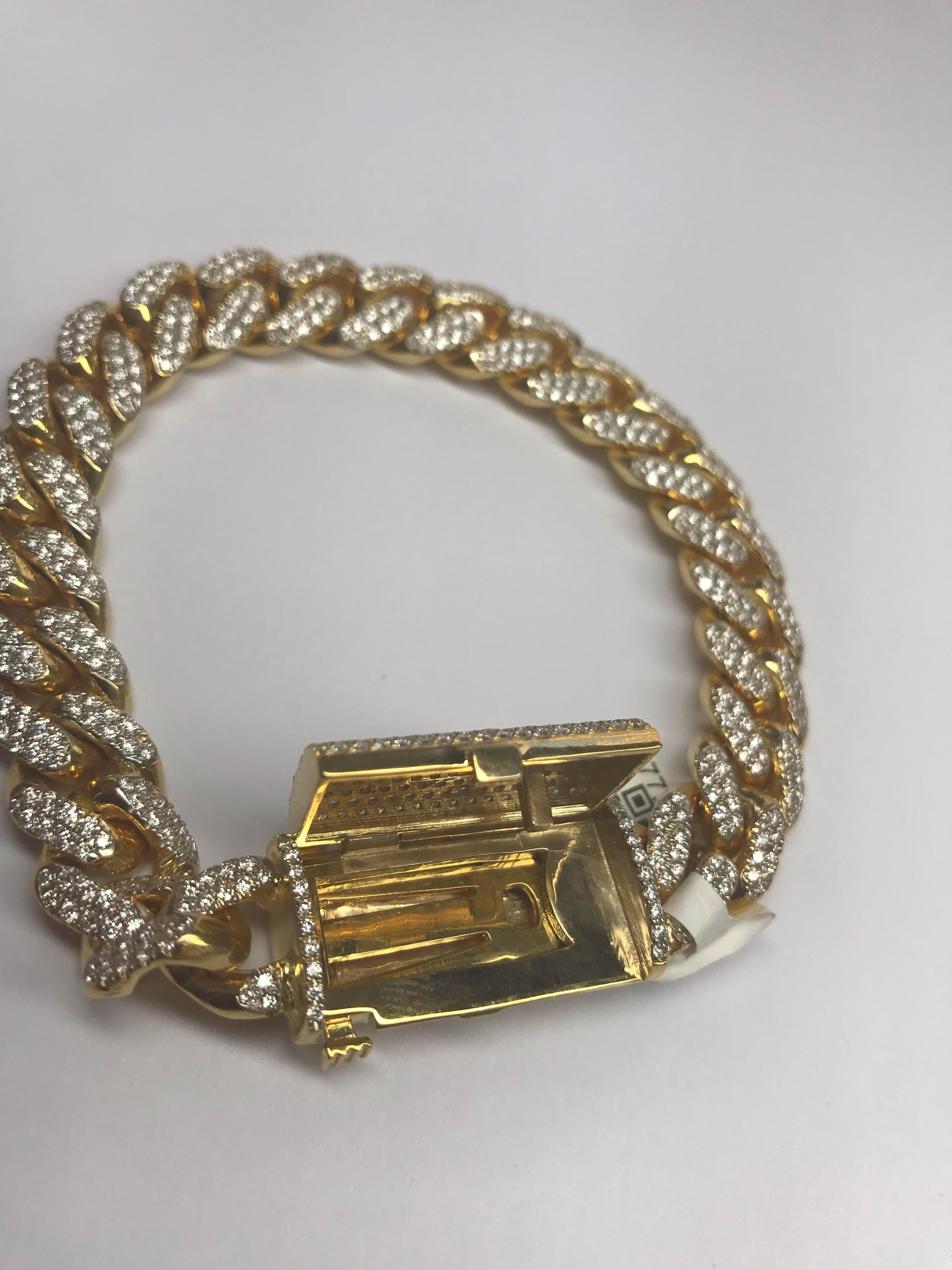 Round Cut Cuban Link Diamond Bracelet 14 Karat Gold For Sale