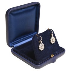 Boucles d'oreilles en or 18 carats, diamants taille ronde (environ 1,6 carat), halo de diamants,
