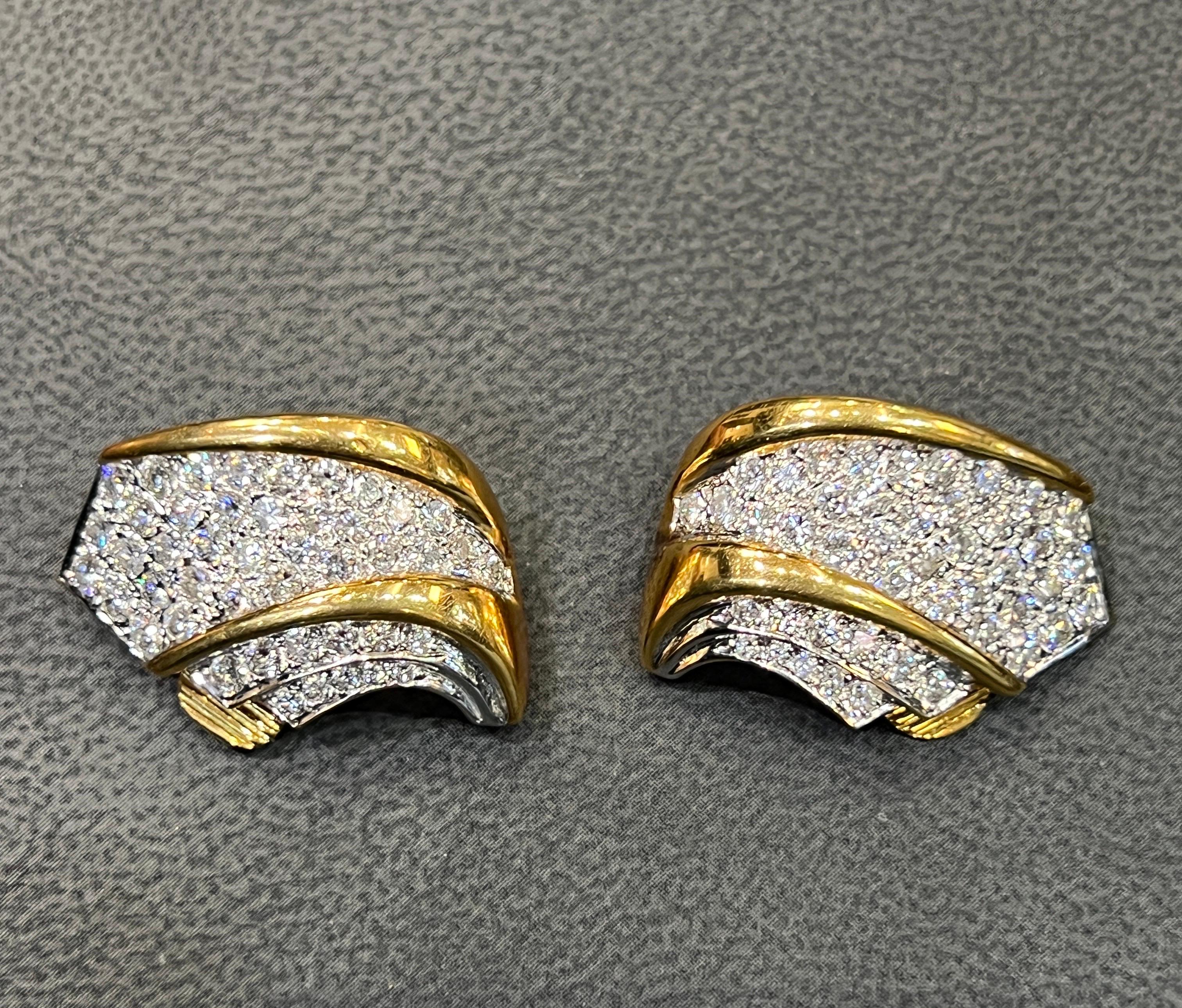 Round Cut Diamond Earrings For Sale 2