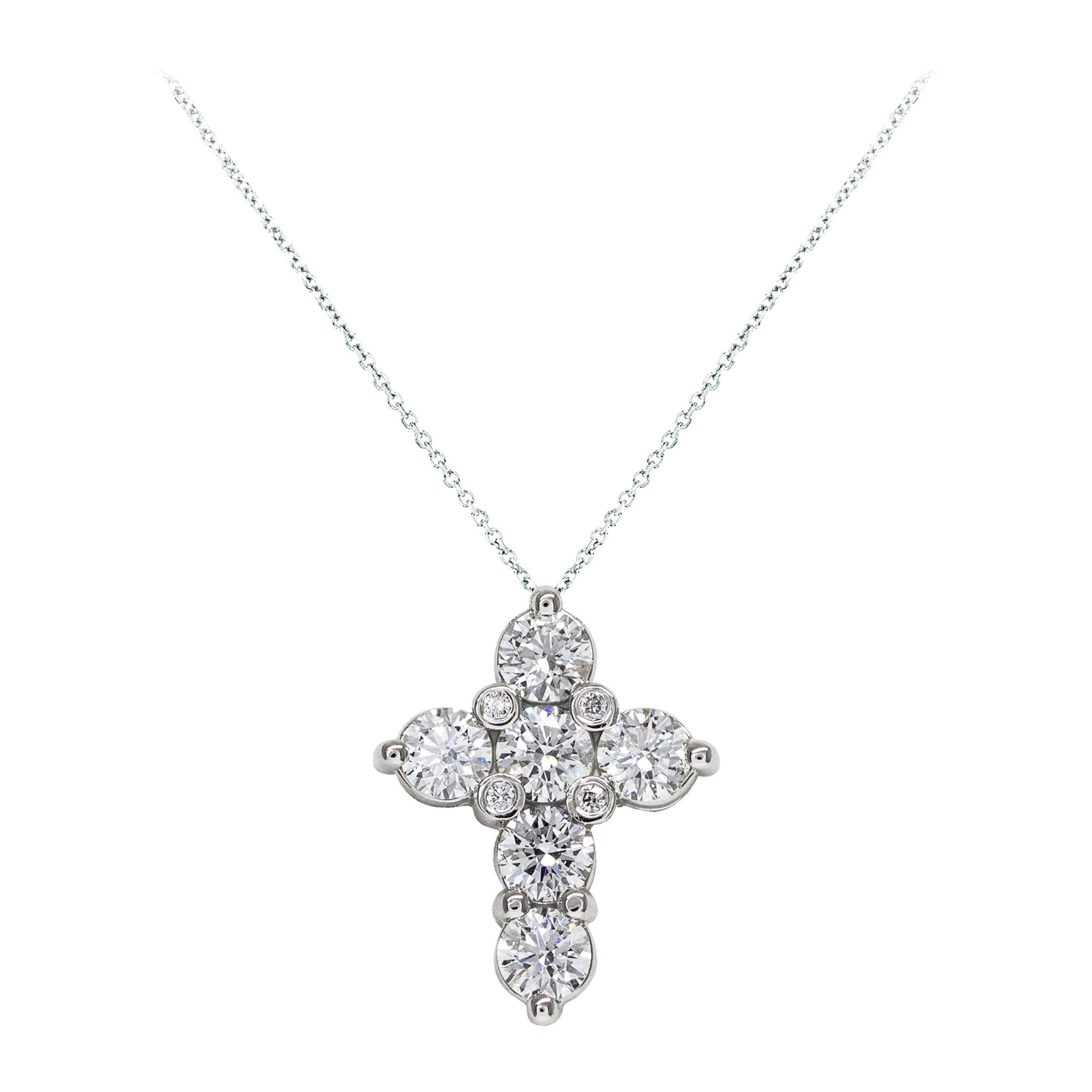 Round Cut Diamond Gold Cross Pendant Necklace