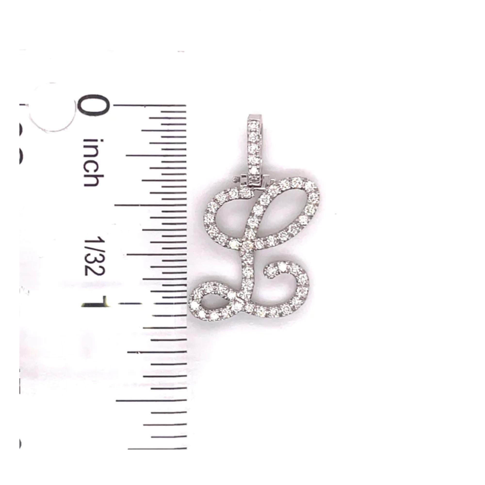 Taille ronde Collier pendentif « L » initial en or blanc 14 carats avec diamants taille ronde de 0,65 carat en vente