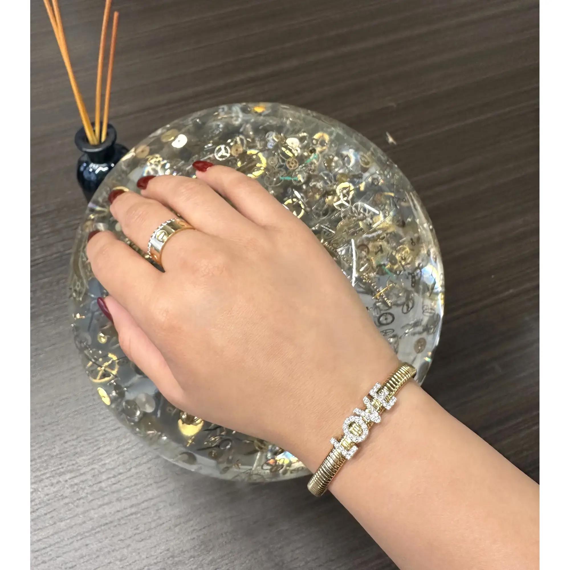 Bracelet chaîne LOVE en or jaune 14 carats avec diamants taille ronde 0,85 carat Unisexe en vente