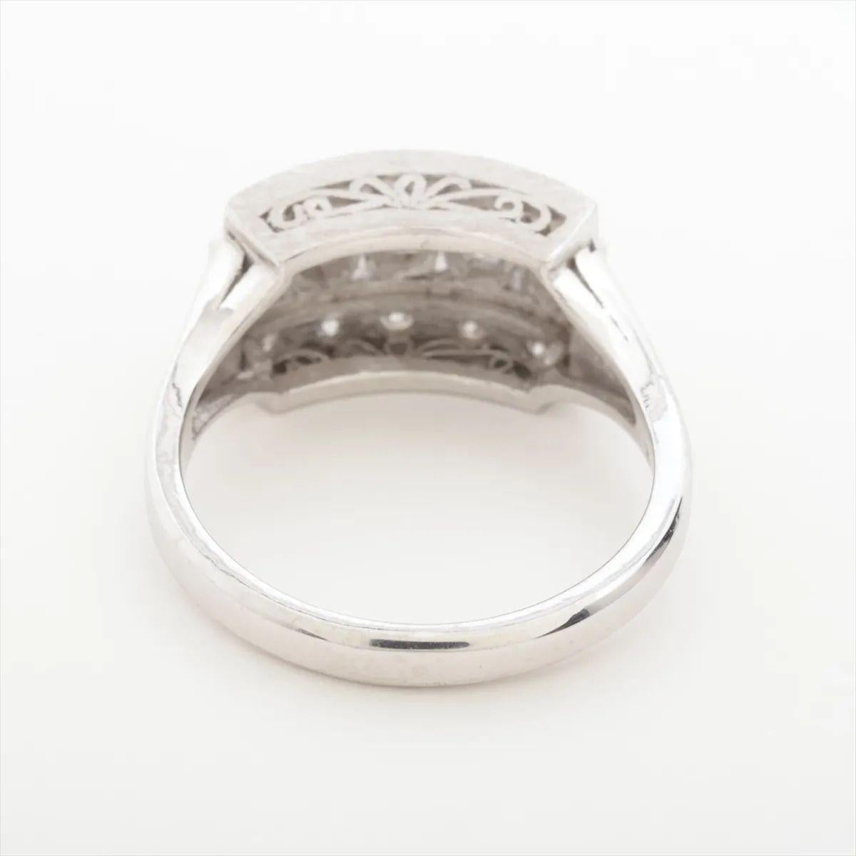 Taille ronde Bague à diamant de taille ronde en platine en vente