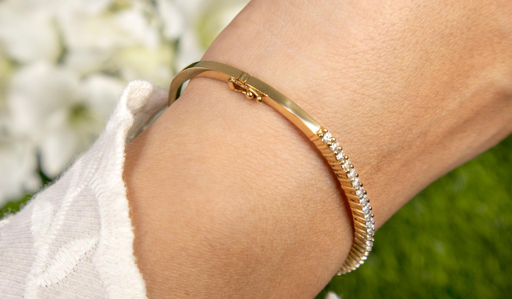 Round Cut Diamond Tennis Bracelet 14K Yellow Gold In Excellent Condition For Sale In Aliso Viejo, CA