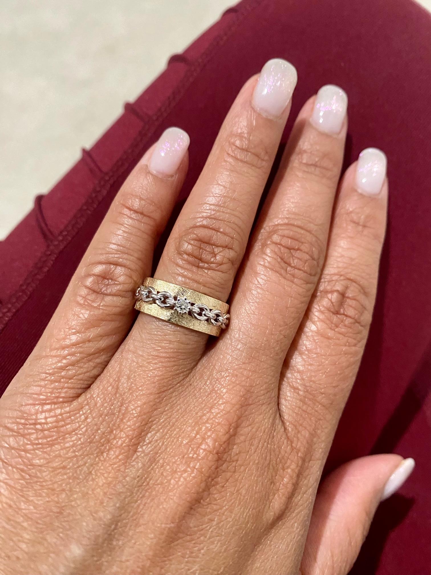 Round Cut Diamond Yellow Gold Band For Sale 1