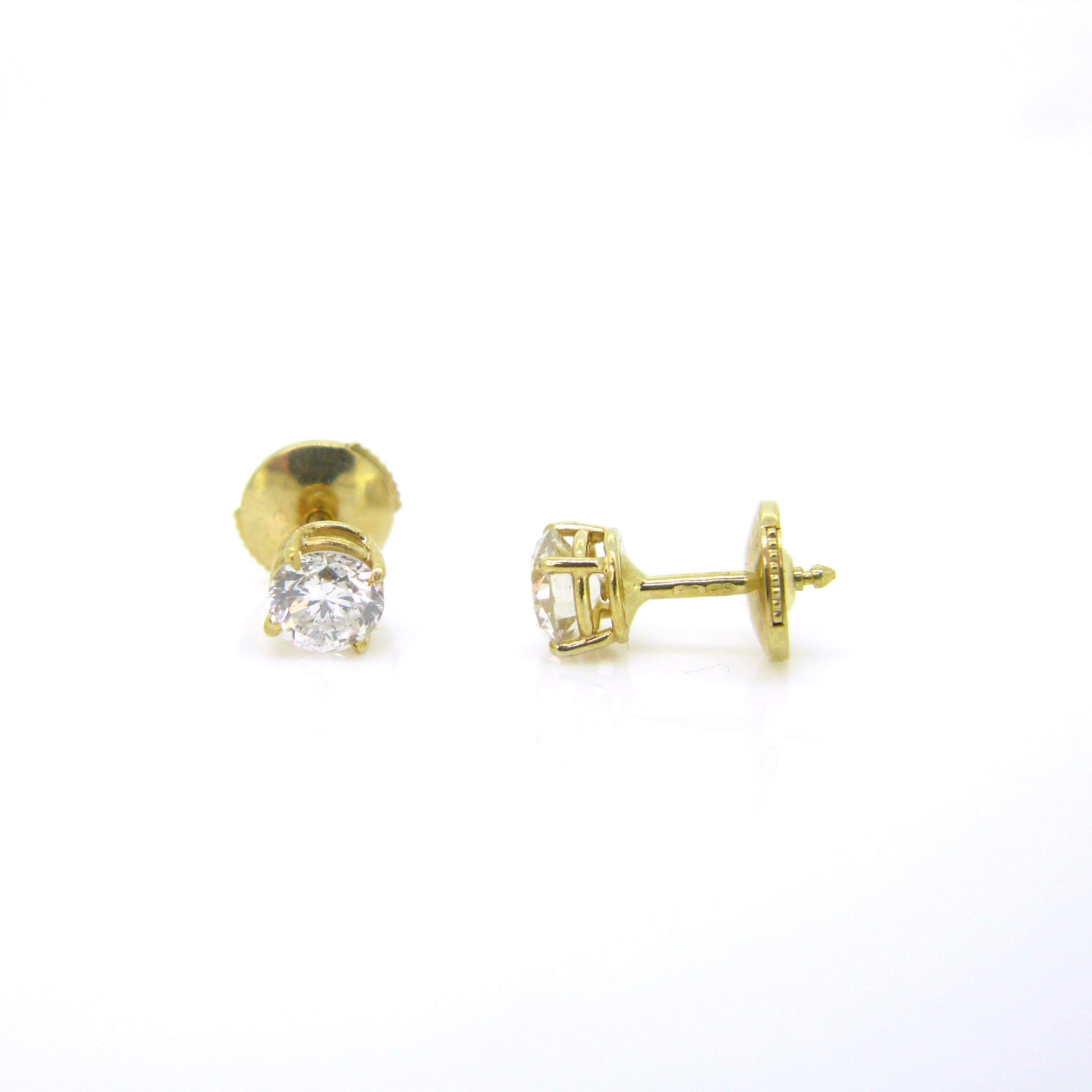 An elegant and timeless pair of studs. The brilliant cut diamonds are set on 18kt yellow gold. Each of them weight around 0.50ct and they have a bright color I and clarity VS/SI. The earrings weight 2,2gr. 

All our items come with either a