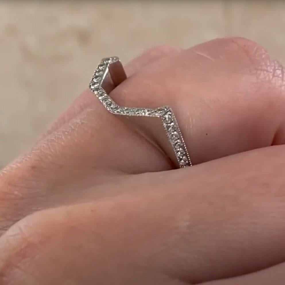 Round Cut Diamonds (Approx 0.60-Carats) Pave-Set Eternity Band, Platinum In Excellent Condition For Sale In New York, NY