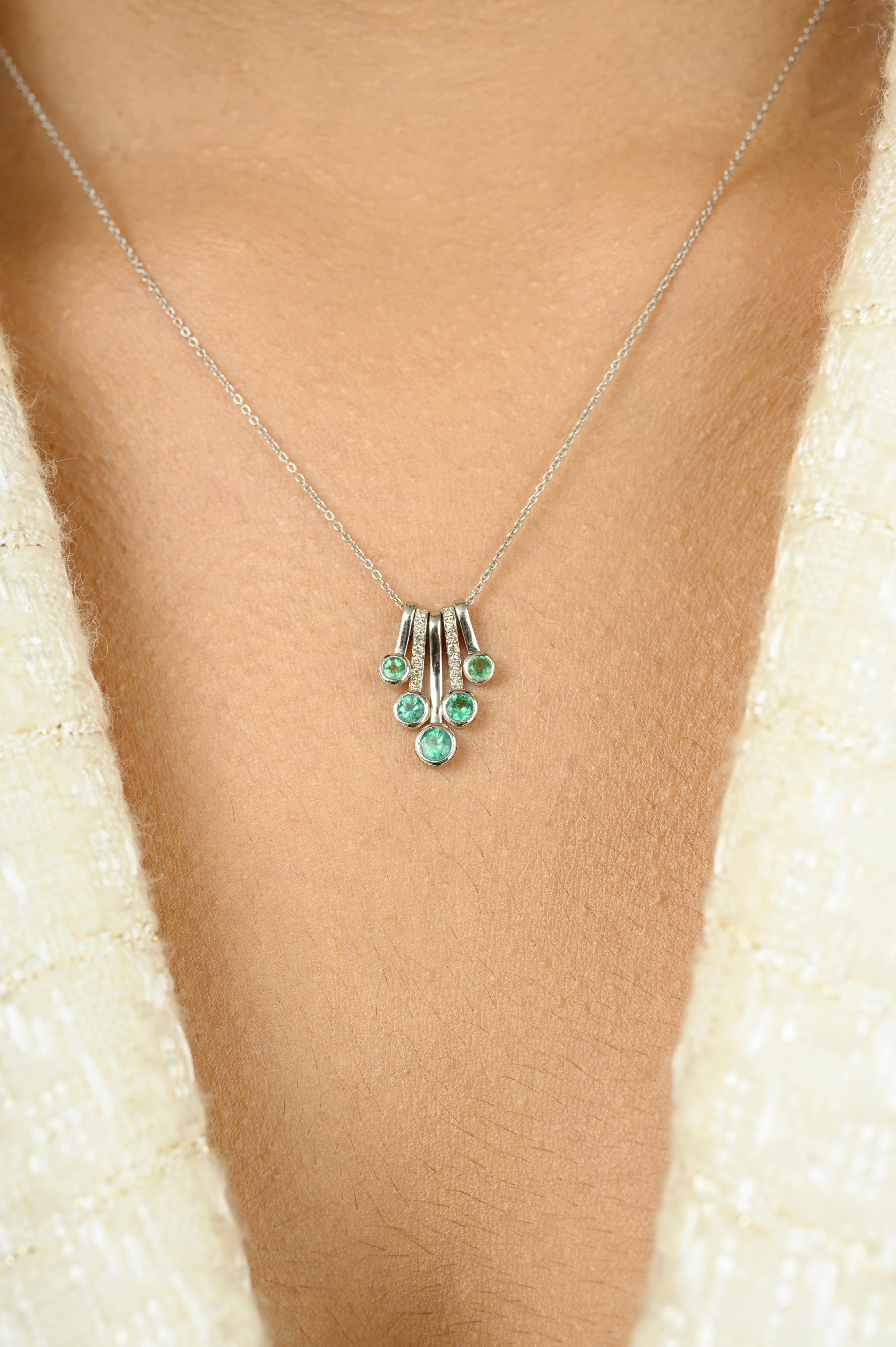 Collar Colgante Esmeralda Corte Redondo con Diamantes en Oro Blanco 18k en venta 2