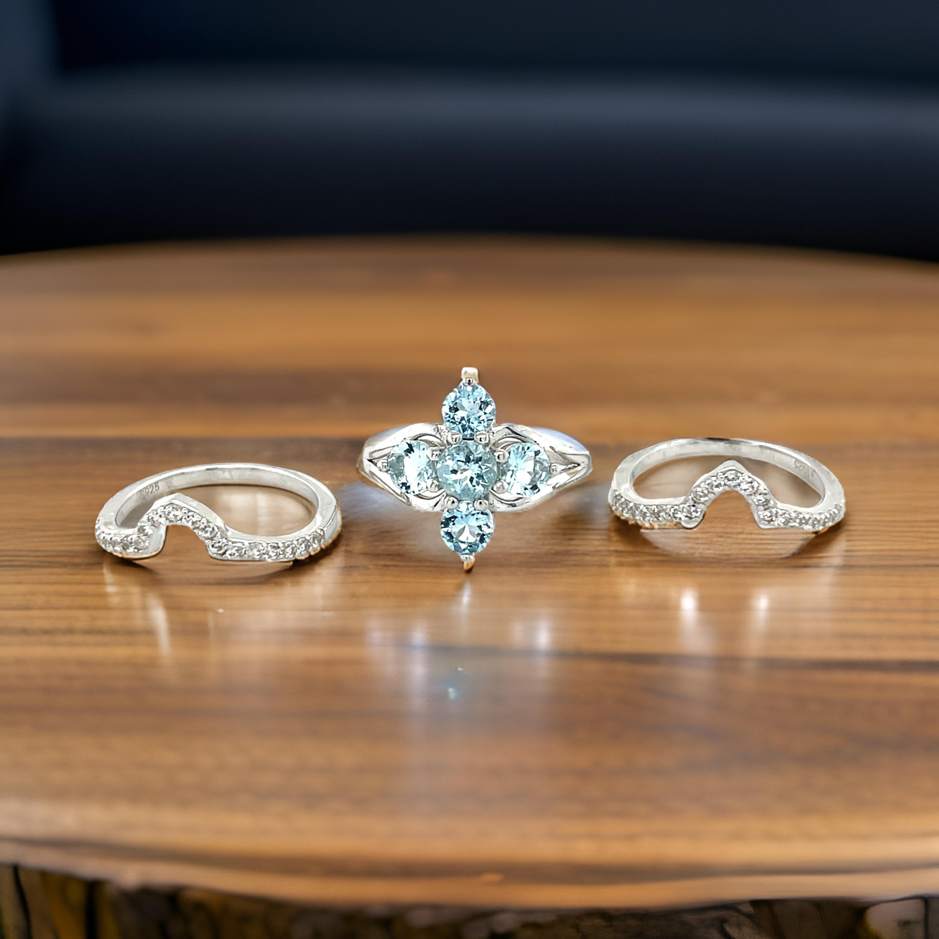 Art déco Bague de fiançailles de naissance de mars sertie d'aigue-marine naturelle de taille ronde en vente