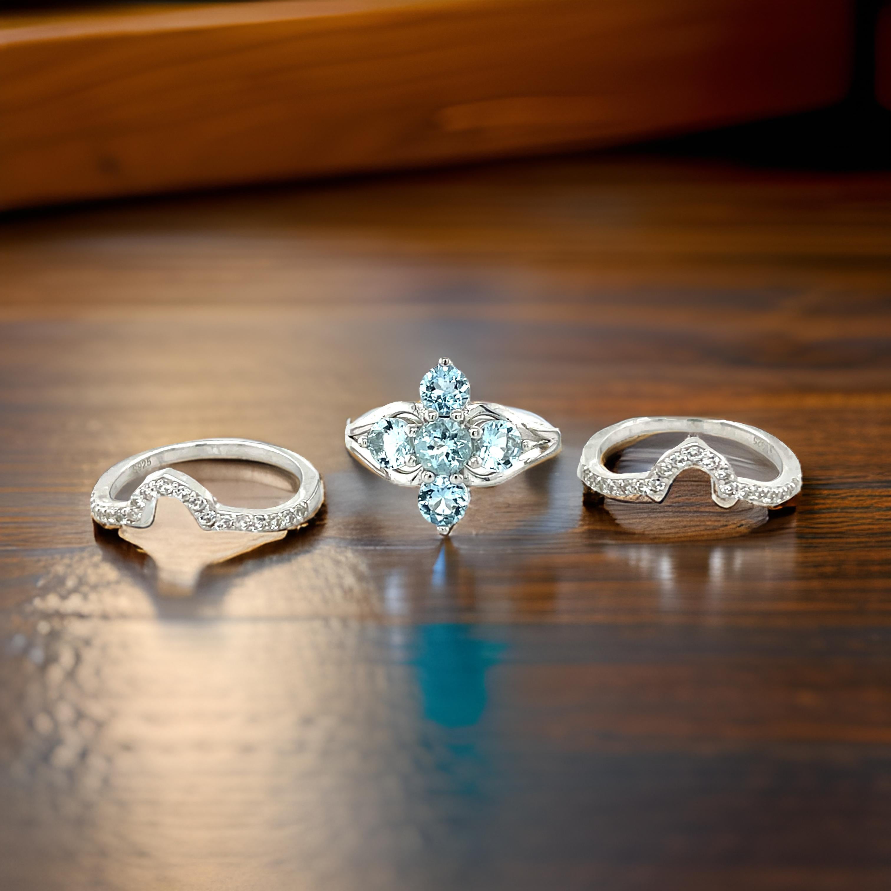Taille ronde Bague de fiançailles de naissance de mars sertie d'aigue-marine naturelle de taille ronde en vente
