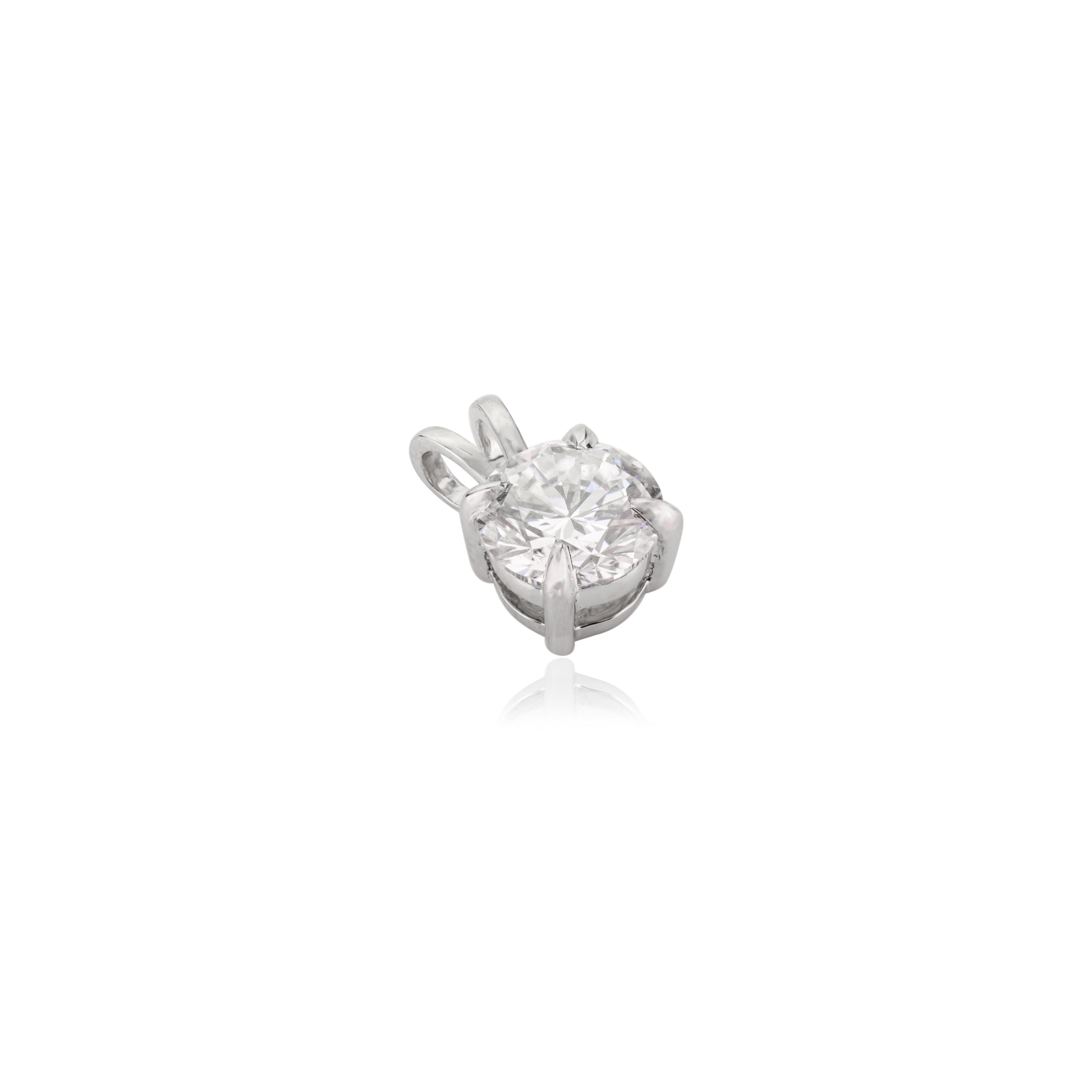 Round Cut Moissanite Gold Pendant in 18k solid white gold. You shall need solitaire pendant to make a statement with your look. These solitaire pendant create a sparkling, luxurious look featuring 1.09 carts of moissanite.
Moissanite attracts
