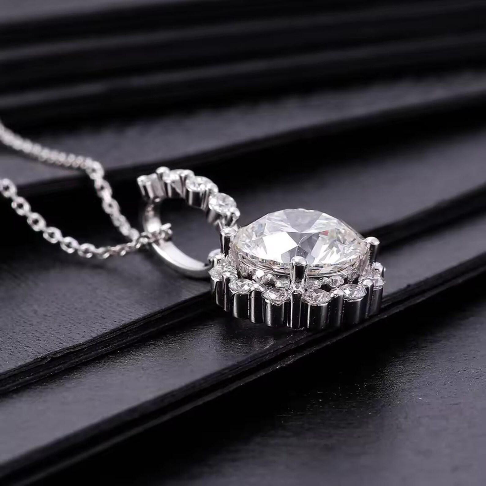 Rundschliff Moissanit Anhänger 925 Sterling Silber Solitär Halo Anhänger Halskette (Art déco)