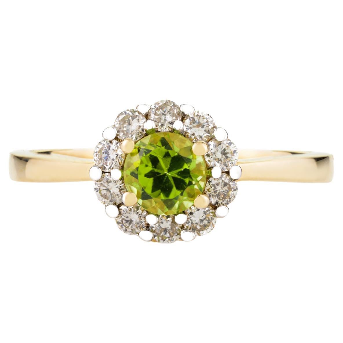 Im Angebot: Rundschliff Peridot Everyday Ring mit Halo aus 14k massivem Gelbgold mit Diamanten im Rundschliff ()