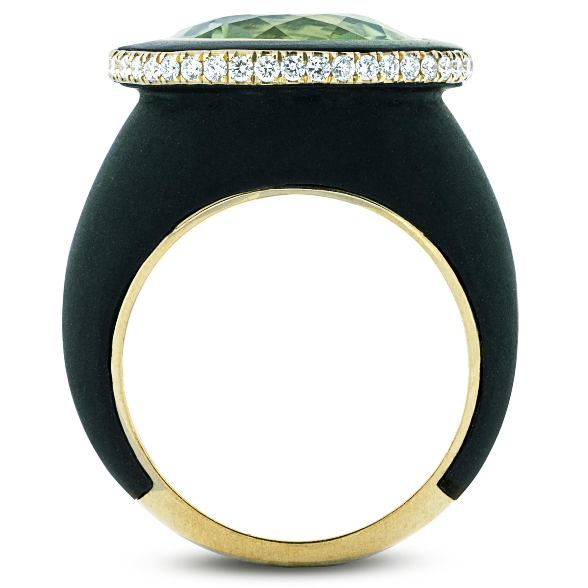 Women's Round Cut Peridot White Diamond 18 Karat Black Steel Yellow Gold Ring For Sale