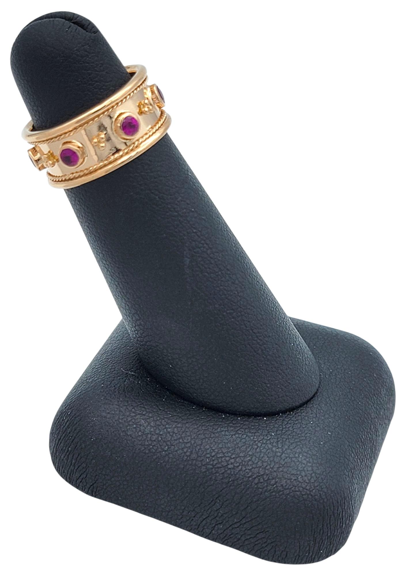 Round Cut Pink Sapphire Wide Band Ring with Milgrain Detail 18 Karat Rose Gold in vendita 1