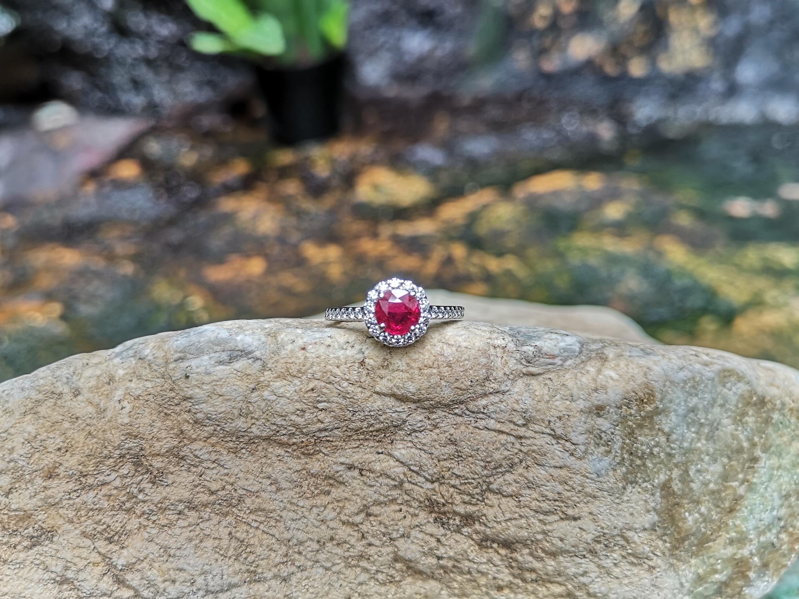 Round Cut Ruby with Diamond Ring Set in 18 Karat White Gold Setting For Sale 5