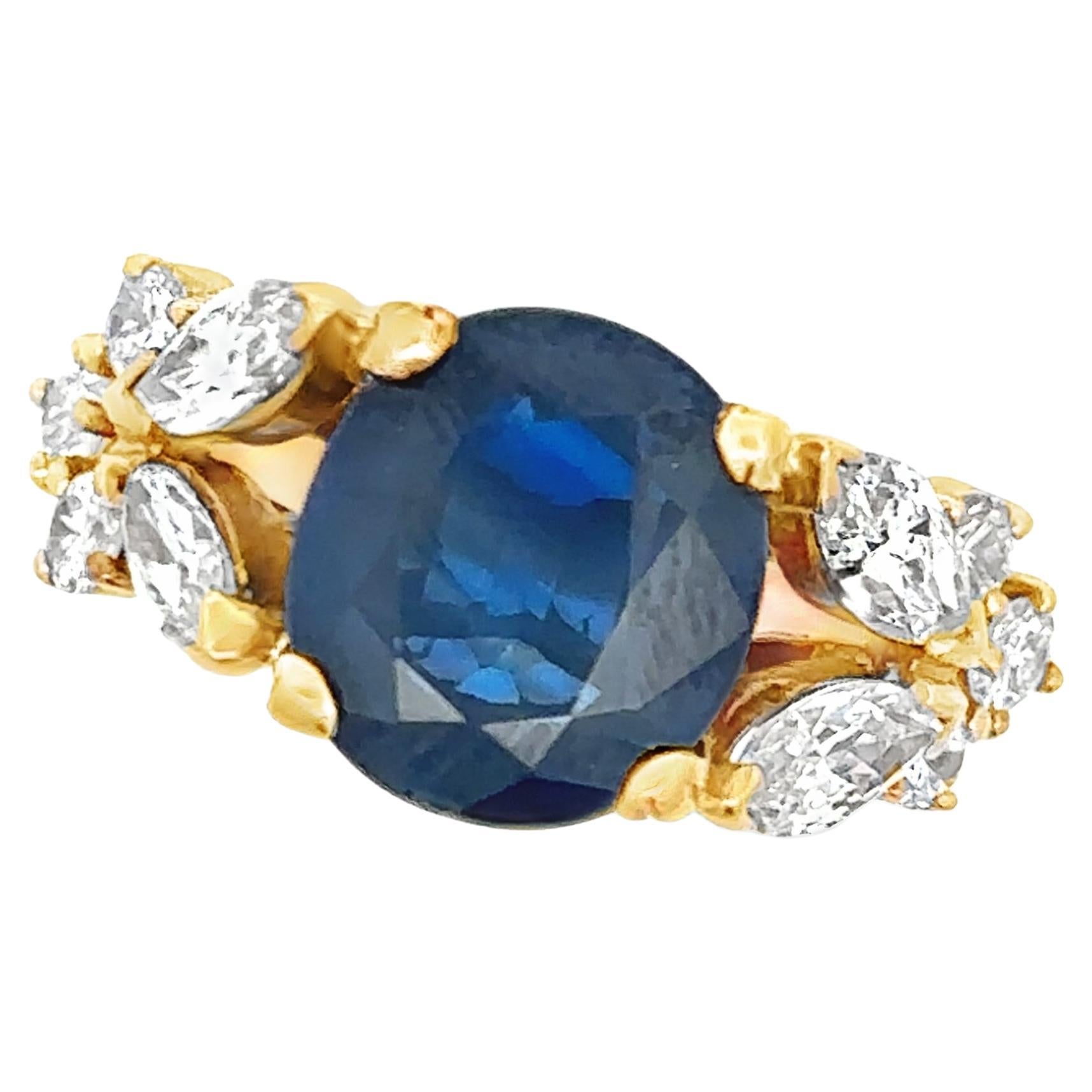 Ring mit rundem Saphir und Diamant