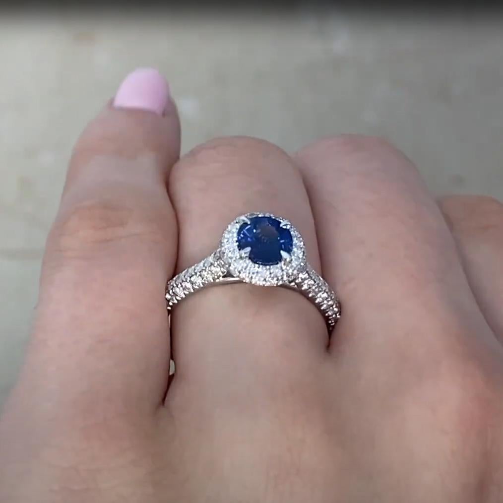 Round Cut Sapphire Prong Halo Ring (Approx. 0.90-Carats) w/ Diamonds, Platinum In Excellent Condition For Sale In New York, NY