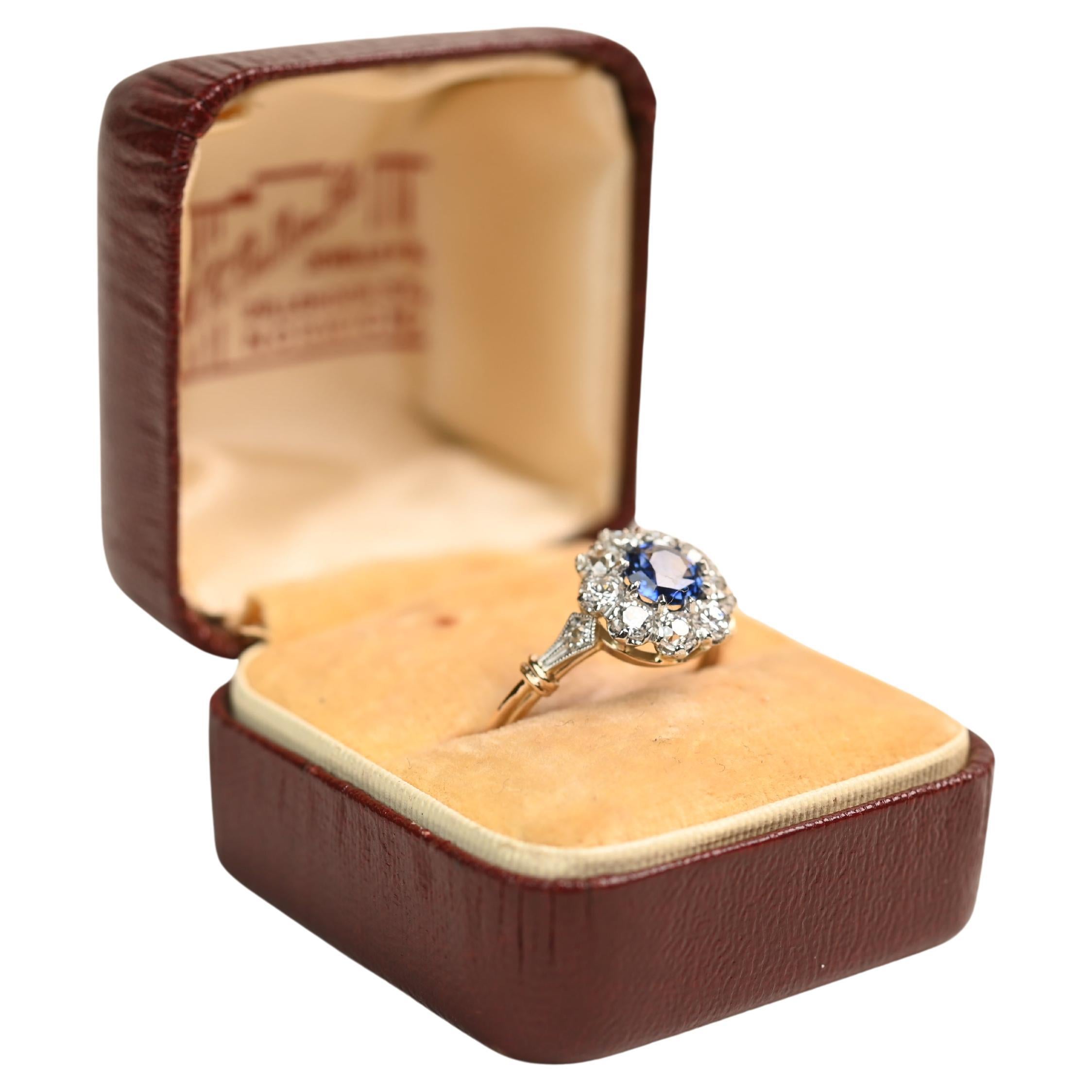 Rund geschliffener Saphir in Ringform (ca. 0,7 Karat), 18k Gelbgold im Angebot