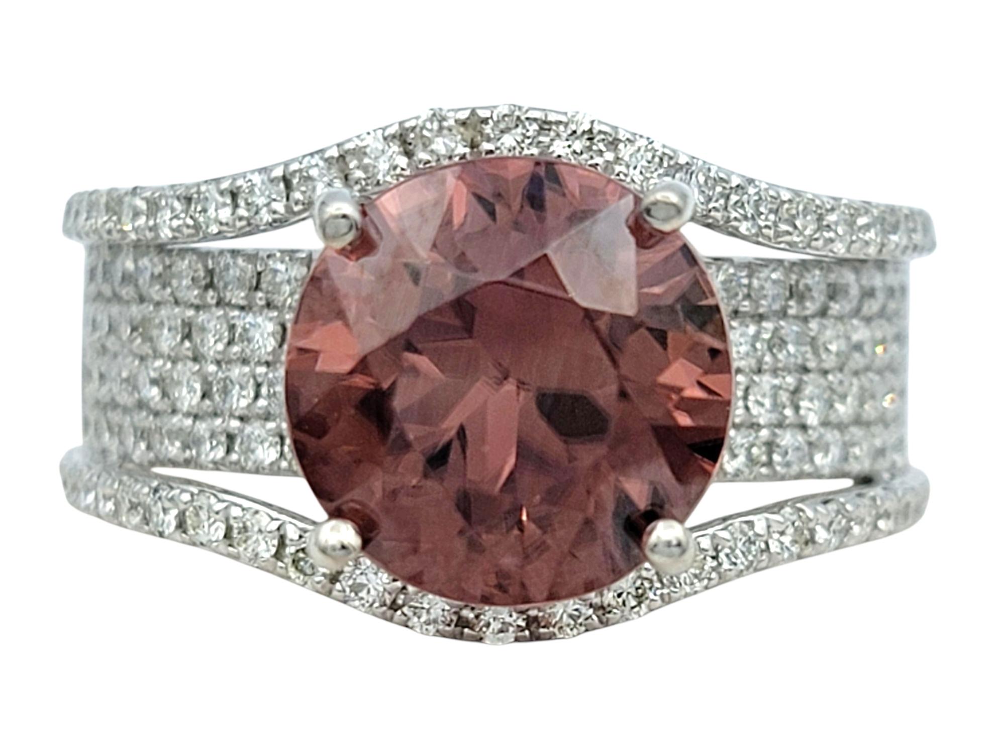 Taille ronde Bague cocktail à plusieurs rangées de tourmalines rondes et de diamants en or blanc 14 carats en vente