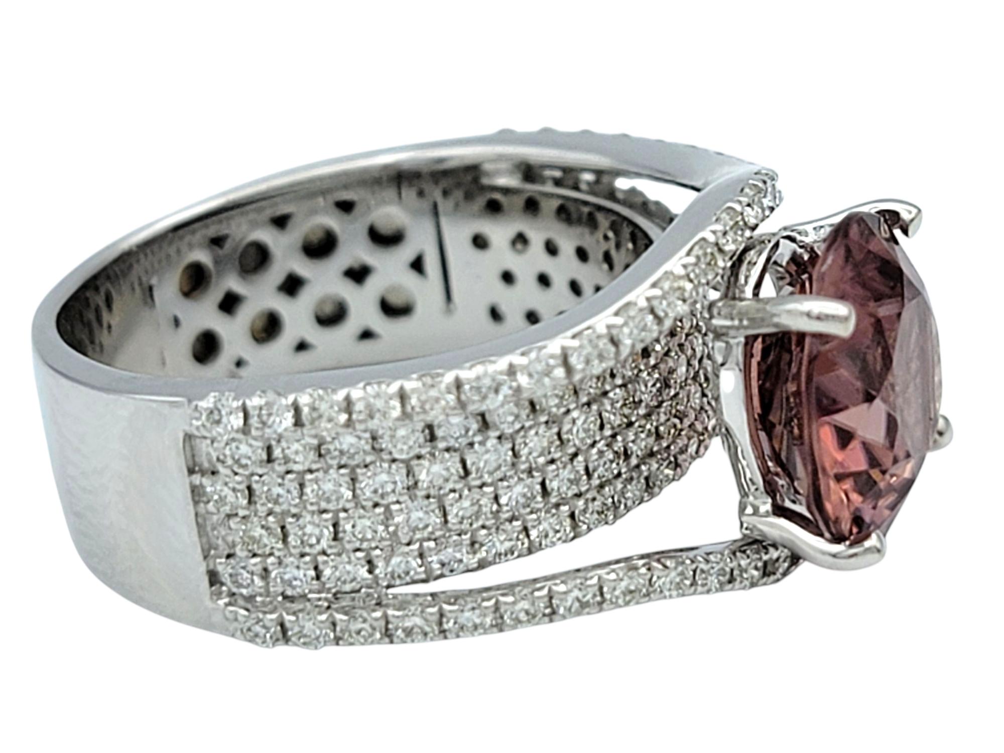Bague cocktail à plusieurs rangées de tourmalines rondes et de diamants en or blanc 14 carats Pour femmes en vente