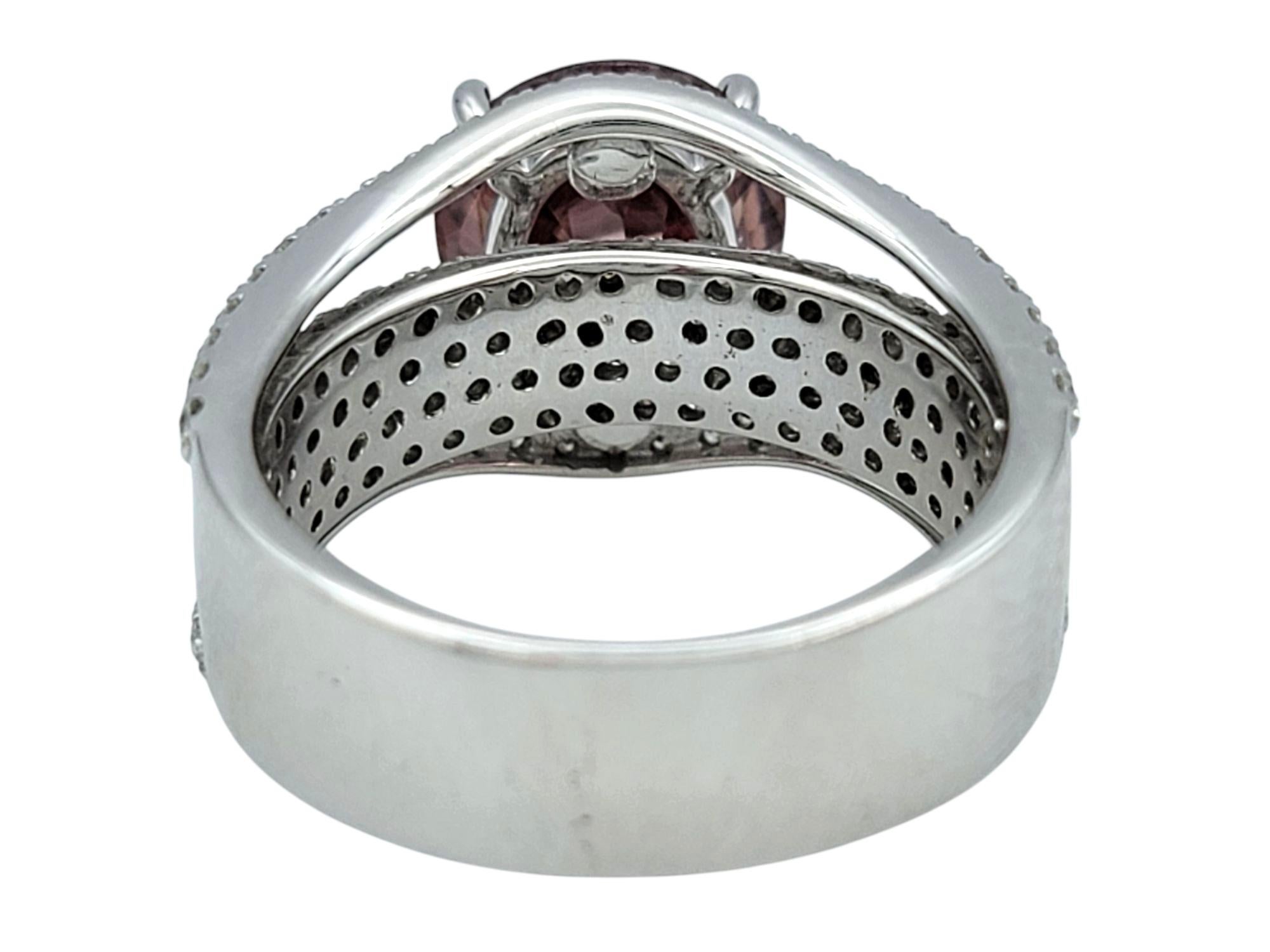 Bague cocktail à plusieurs rangées de tourmalines rondes et de diamants en or blanc 14 carats en vente 1