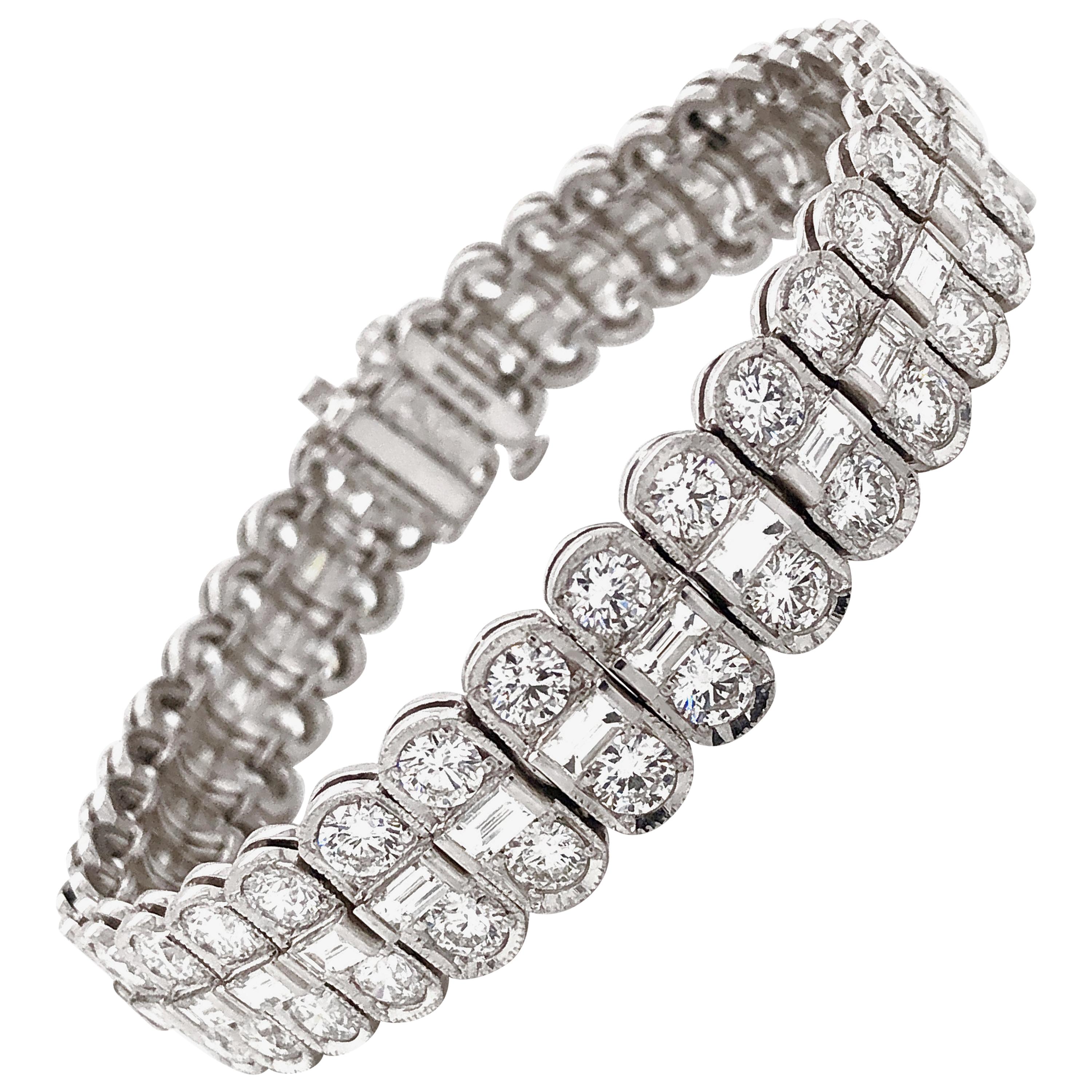 Round Cut White Diamonds 18.09 Carat Platinum Link Tennis Bracelet For Sale