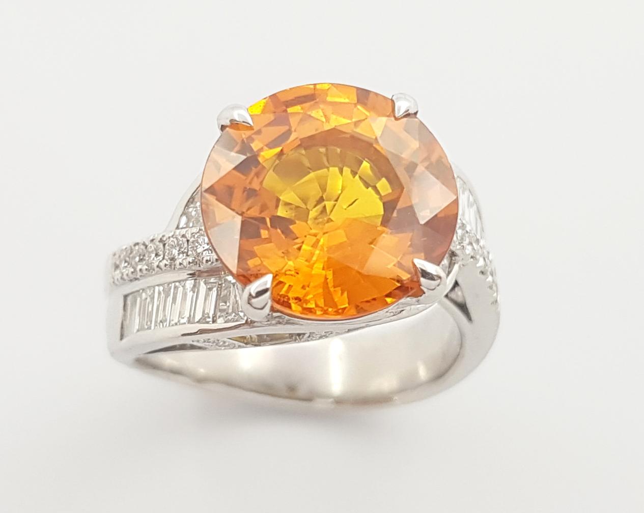 Round Cut Yellow Sapphire with Diamond Ring Set in 18k White Gold Settings For Sale 4