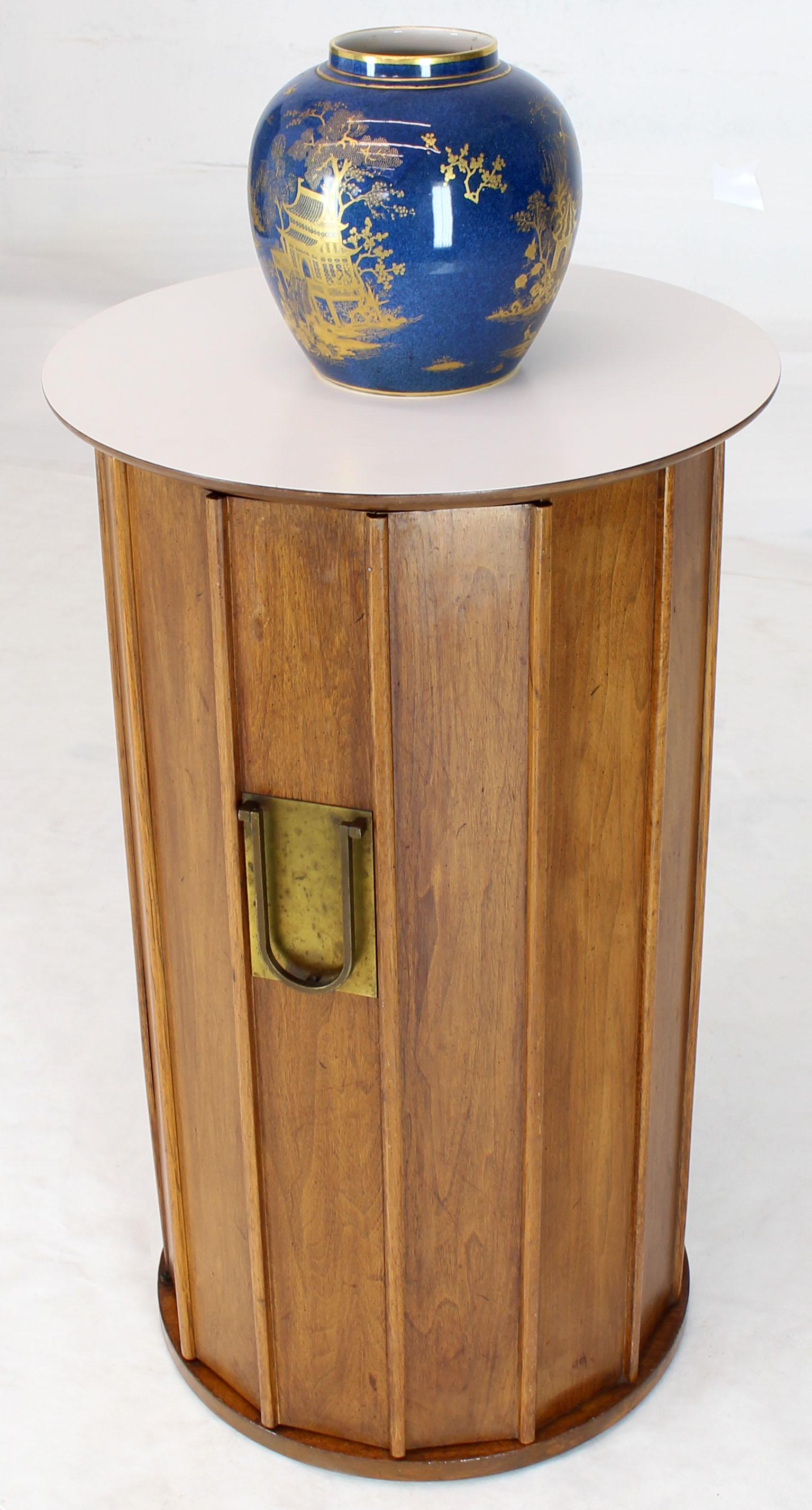American Round Cylinder Shape Pedestal Bar Cabinet Storage Cabinet with Brass Hardware