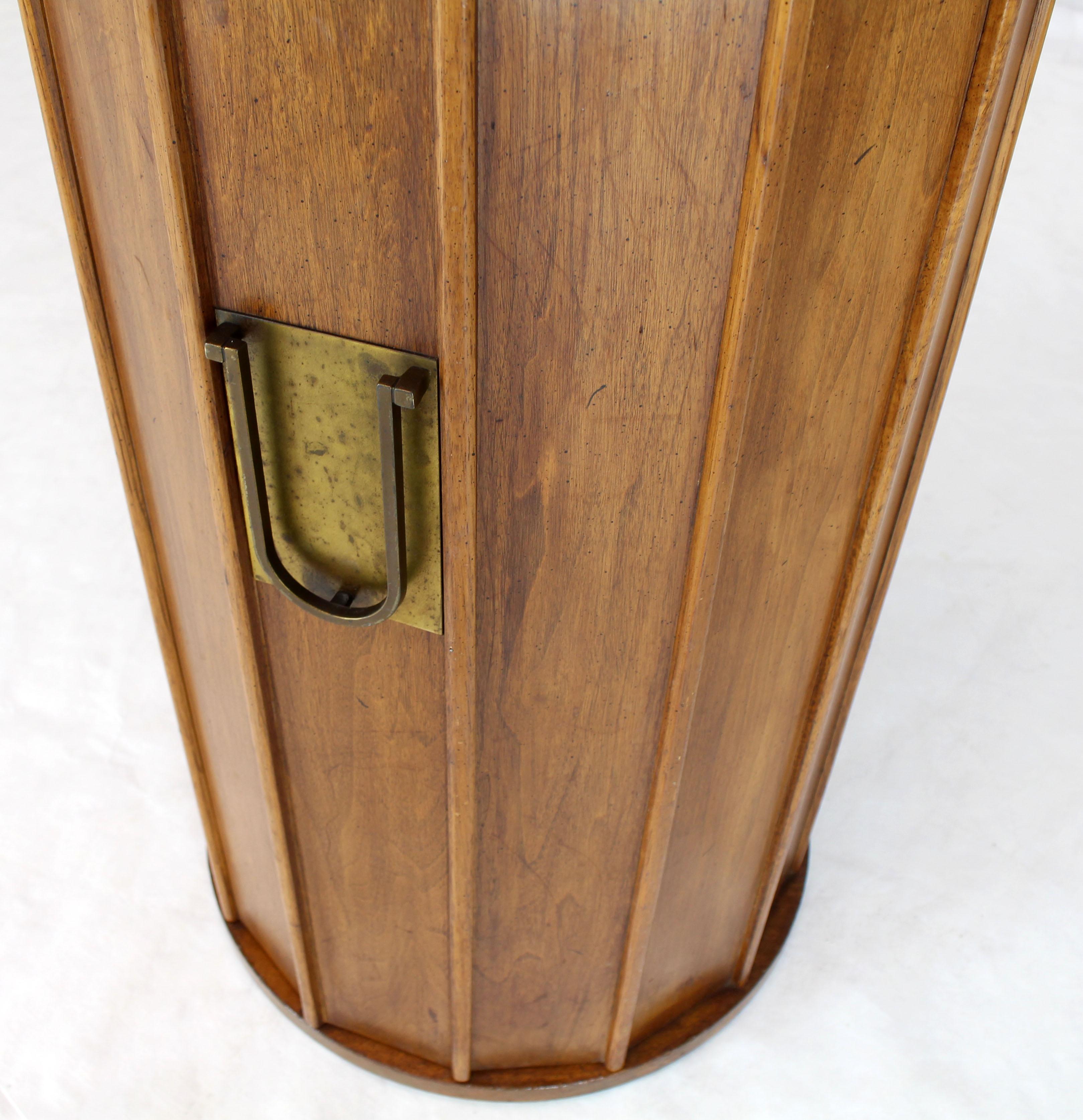 Lacquered Round Cylinder Shape Pedestal Bar Cabinet Storage Cabinet with Brass Hardware